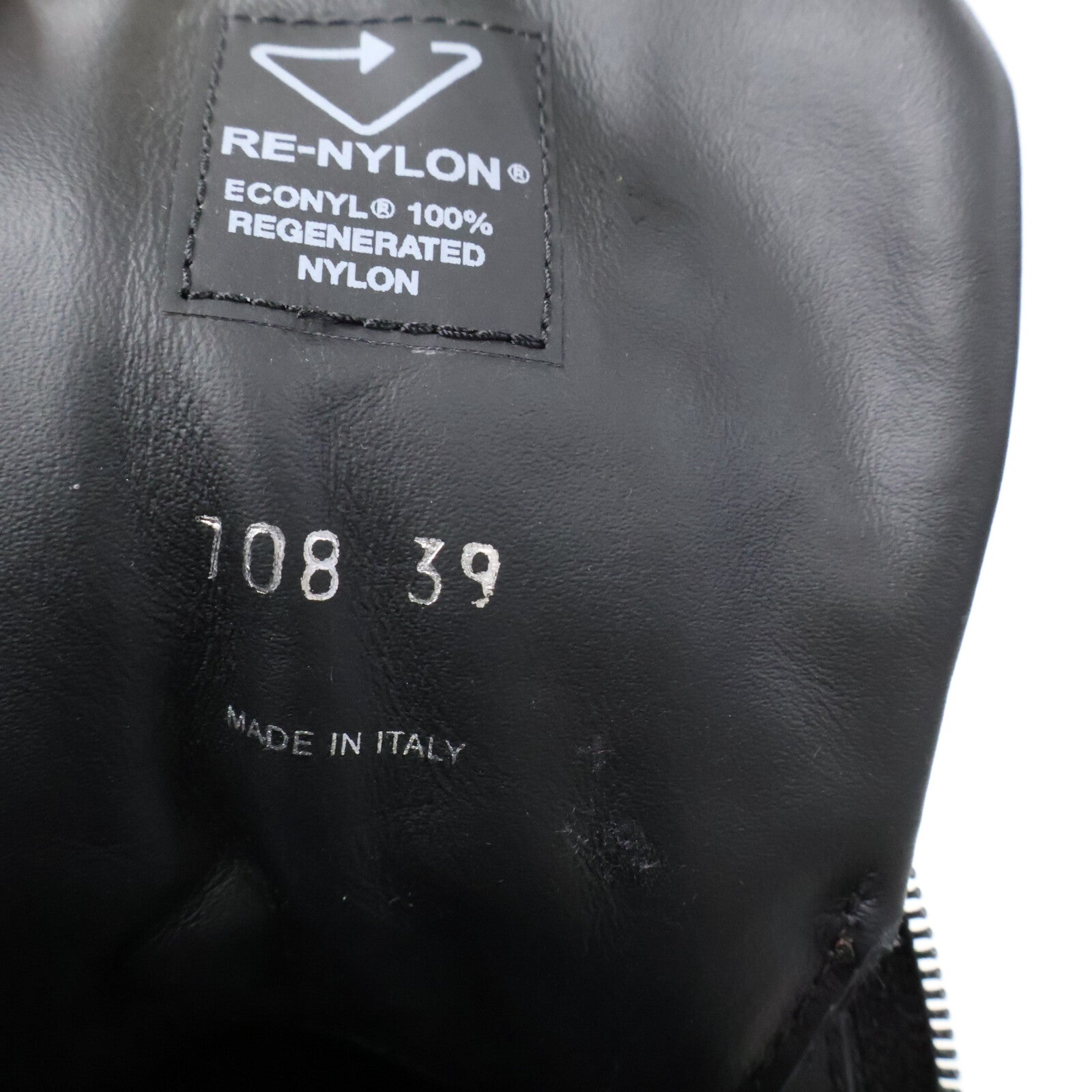 PRADA 普拉达 1T708M RE-NYLON 三角徽标短靴 鞋