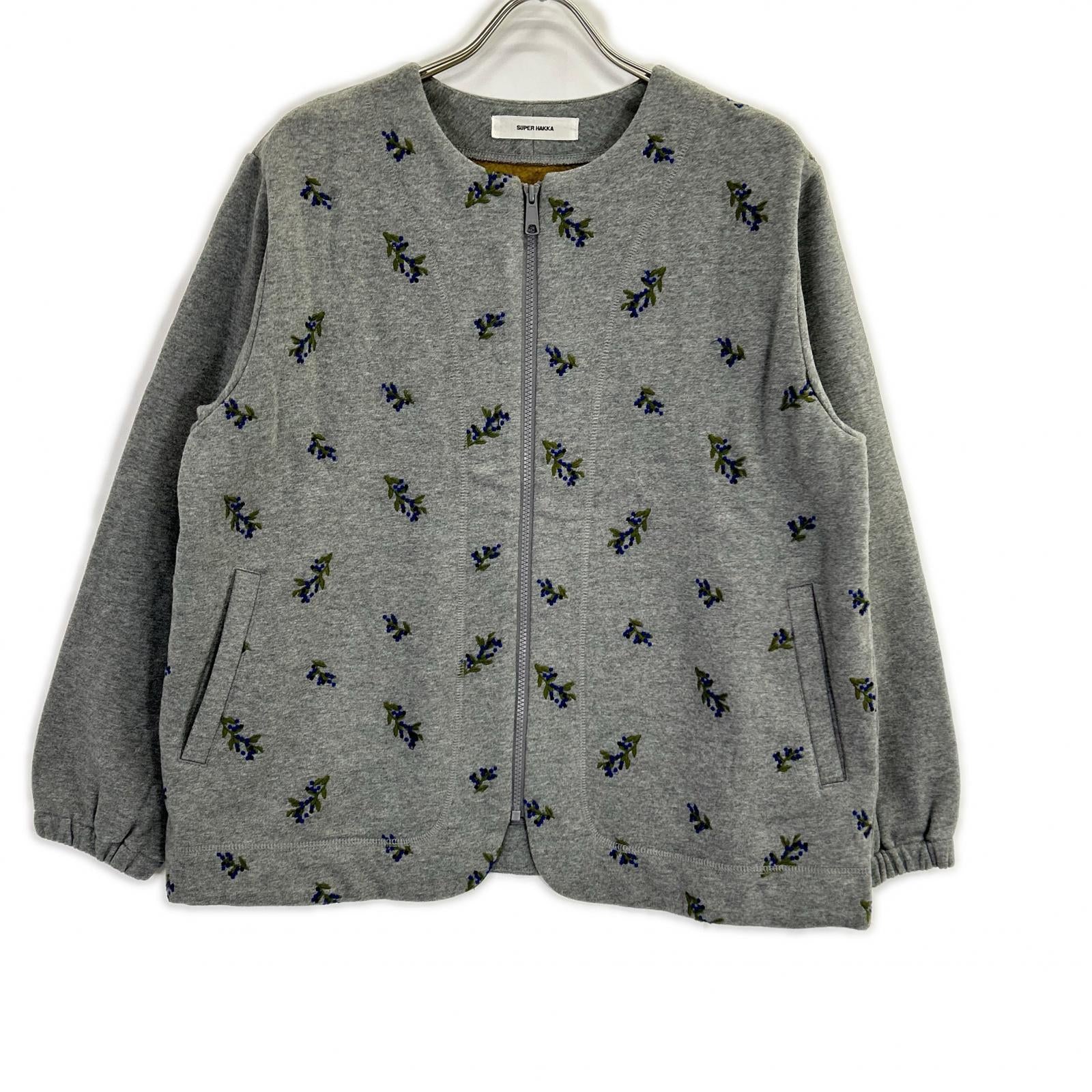 SUPER HAKKA スーパーハッカ グレー 花刺繍 スウェット地 ノーカラー ZIP ブルゾン ジャケット ジャケット