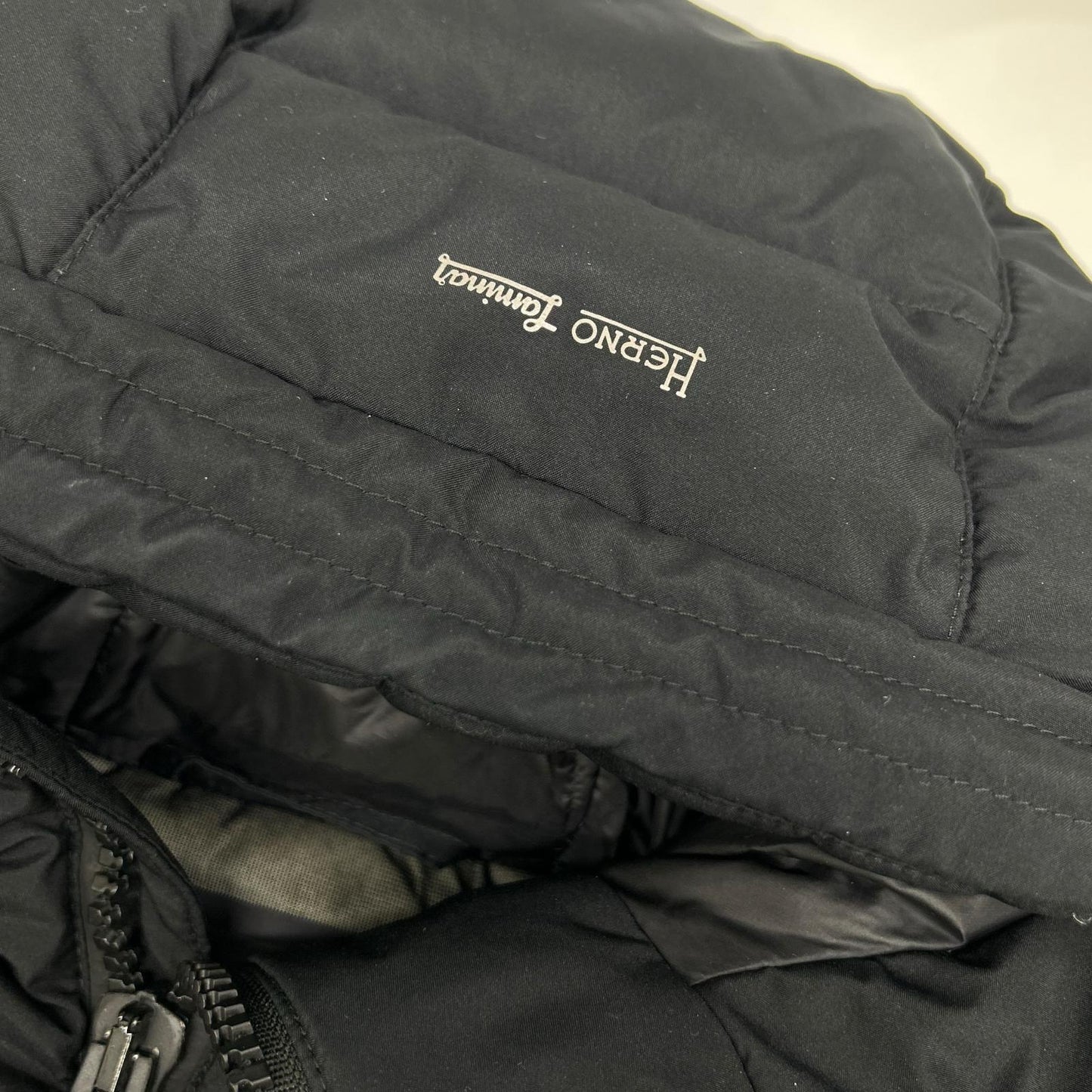 HERNO 赫尔诺 PI123UL 海军蓝 LAMINAR 双层GORE-TEX WINDSTOPPER 连帽夹克 46
