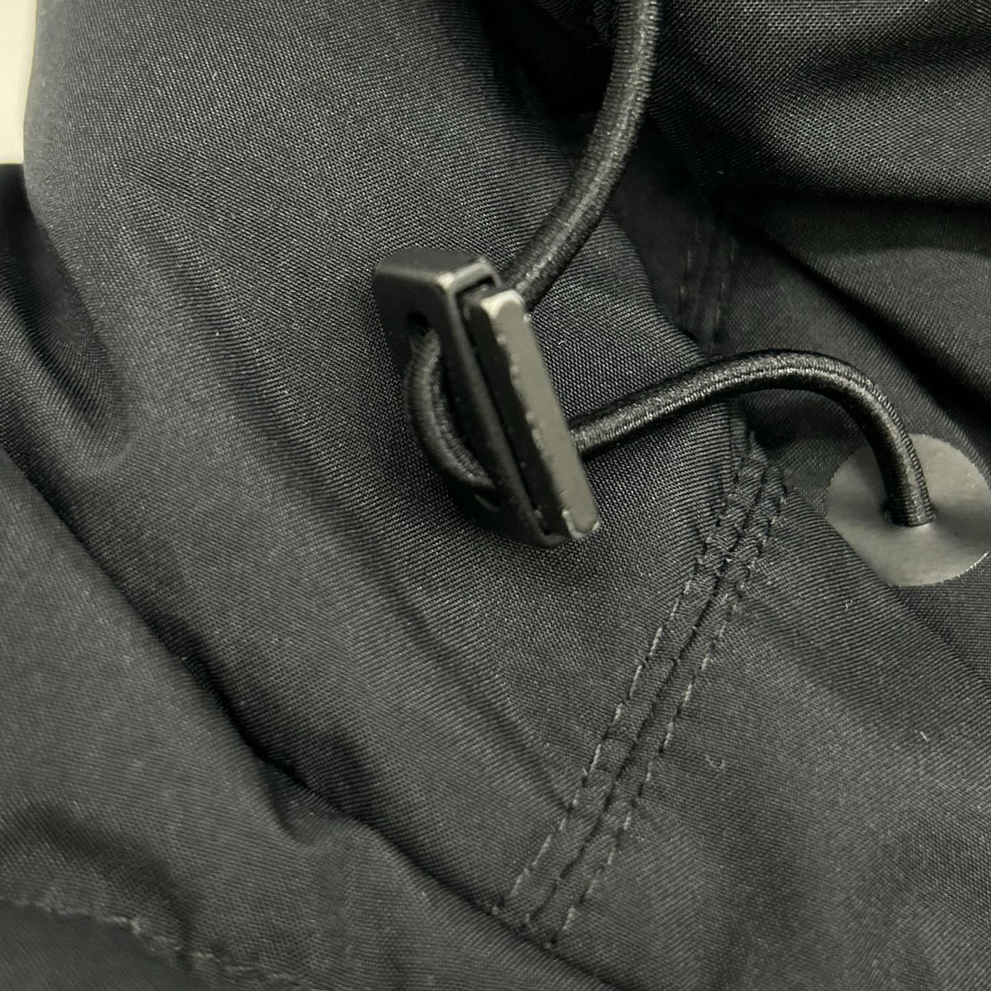 HERNO 赫尔诺 PI123UL 海军蓝 LAMINAR 双层GORE-TEX WINDSTOPPER 连帽夹克 46