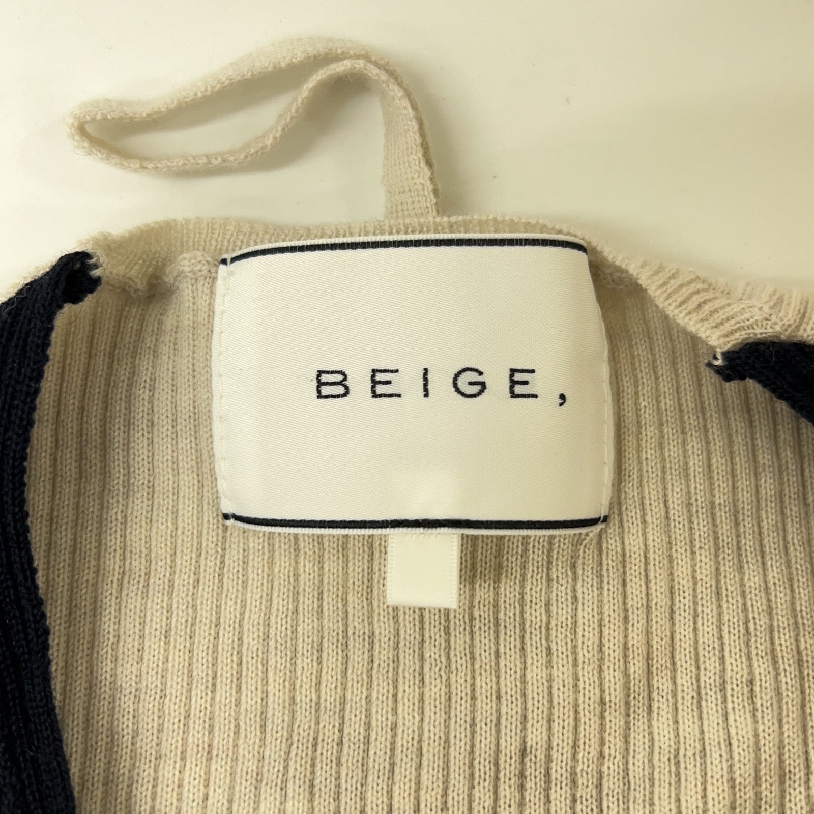 BEIGE ベイジ ﾍﾞｰｼﾞｭ×ﾌﾞﾗｯｸ LA MONNAIE Vﾈｯｸﾆｯﾄ トップス 4 レディース