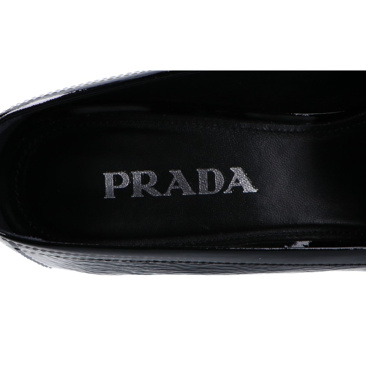 PRADA 普拉达 精品 黑色 三角徽标 漆皮 乐福鞋