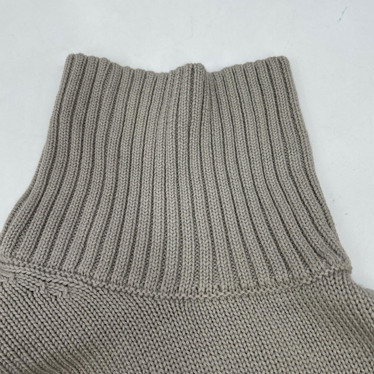 HILTON Hilton [Toga Knit] 644040 Beige Wool Turtleneck Knit Top