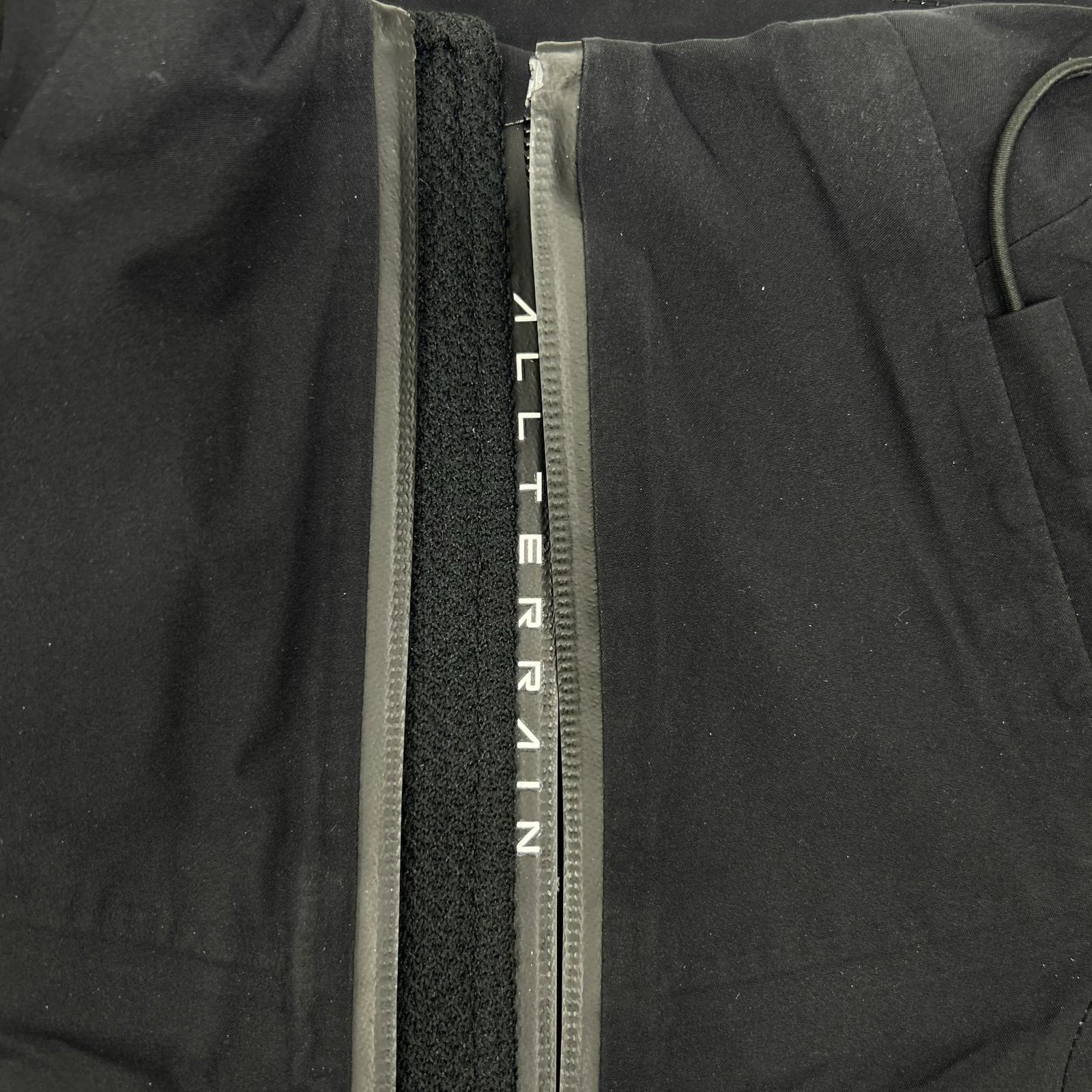DESCENTE 迪桑特 ALLTERAIN 25FW DU5FWBA2M 黑色硬壳夹克 Creas 夹克