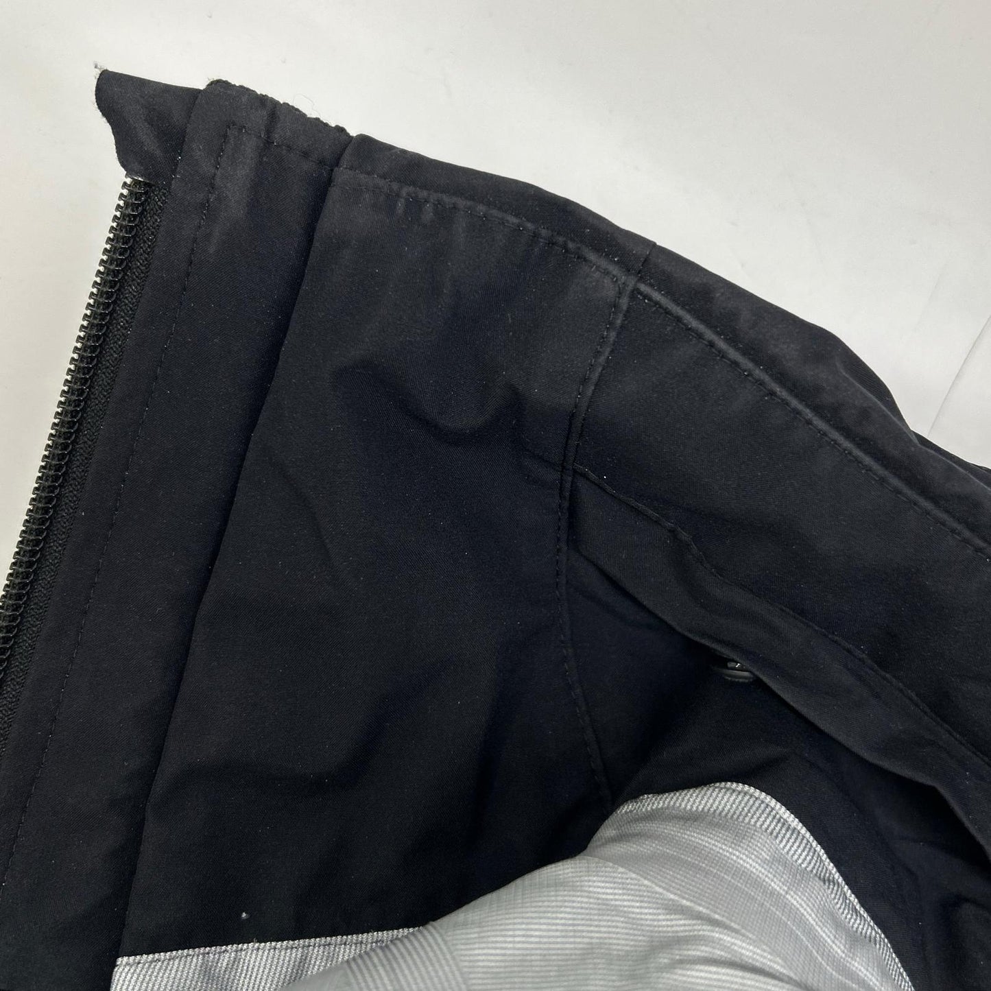DESCENTE 迪桑特 ALLTERAIN 25FW DU5FWBA2M 黑色硬壳夹克 Creas 夹克