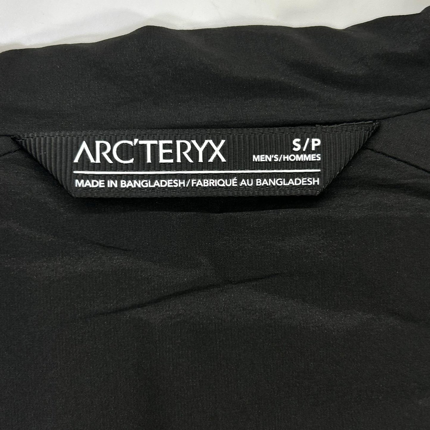 ARC'TERYX アークテリクス X000009556 25年 ブラック Atom Hoody M 中綿フーディー トップス