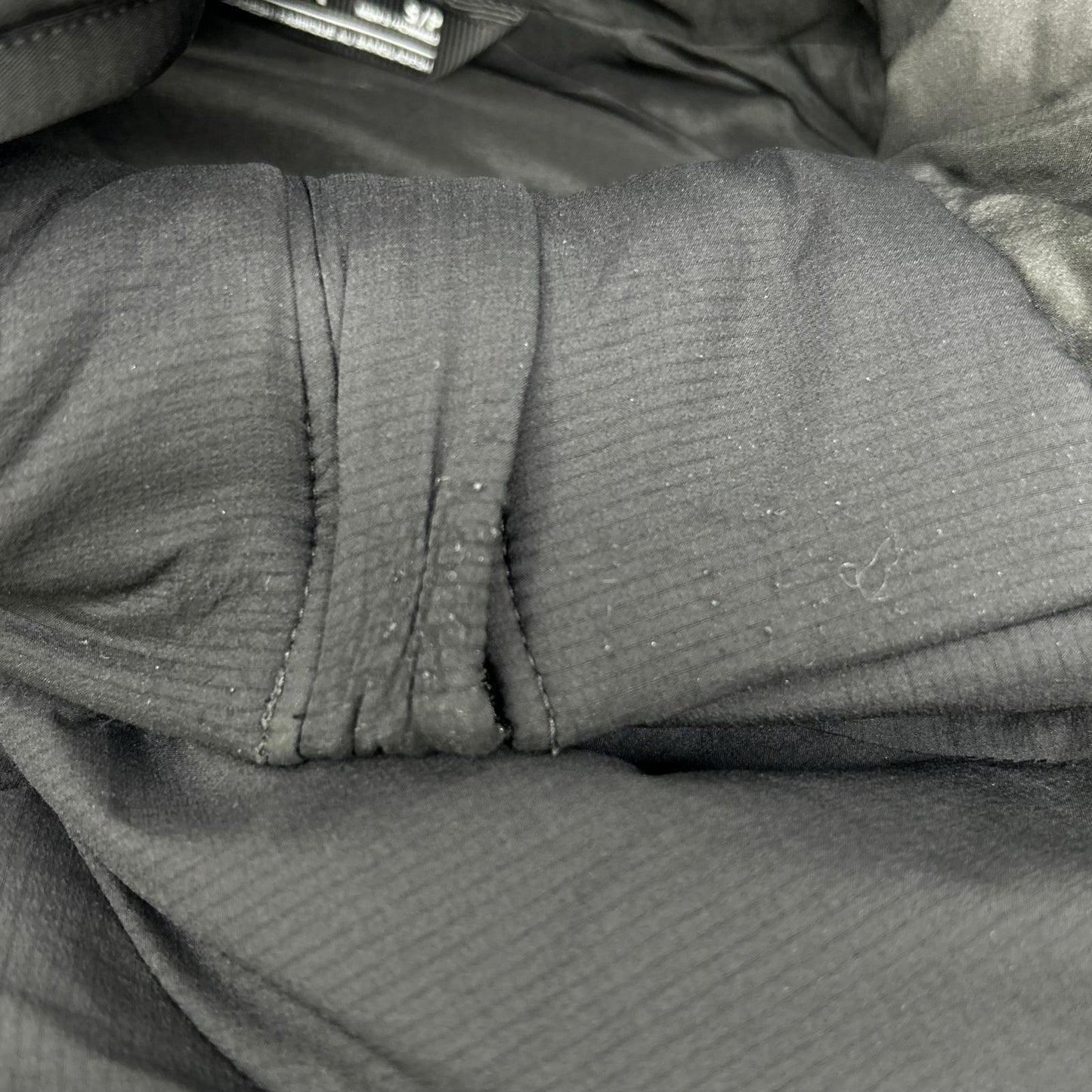 ARC'TERYX アークテリクス X000009556 25年 ブラック Atom Hoody M 中綿フーディー トップス