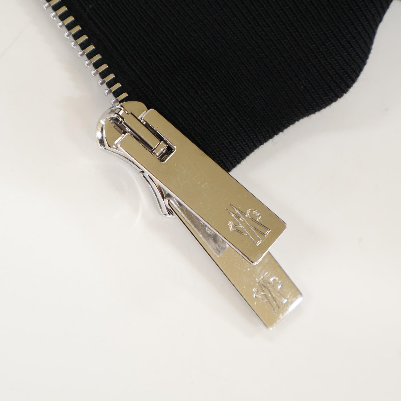 MONCLER モンクレール 【美品/23年製】J10918G00061 MAGLIA APERTA CON ZIP トラックジャケット ジャケット