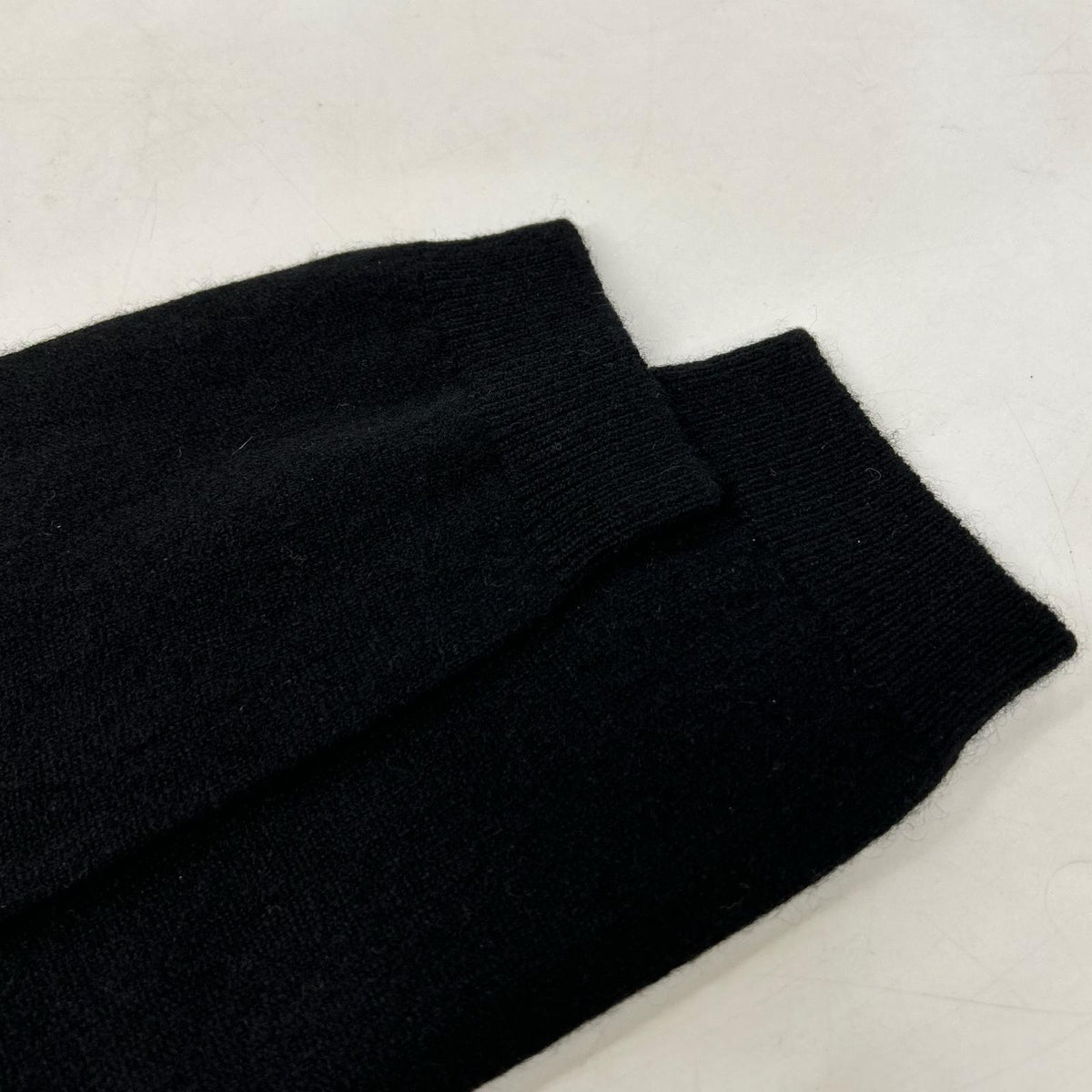 TOYOBOSHI Itoi ANZU 10IT-PC2502 Black Cashmere Crew-Neck Knit Sweater Tops