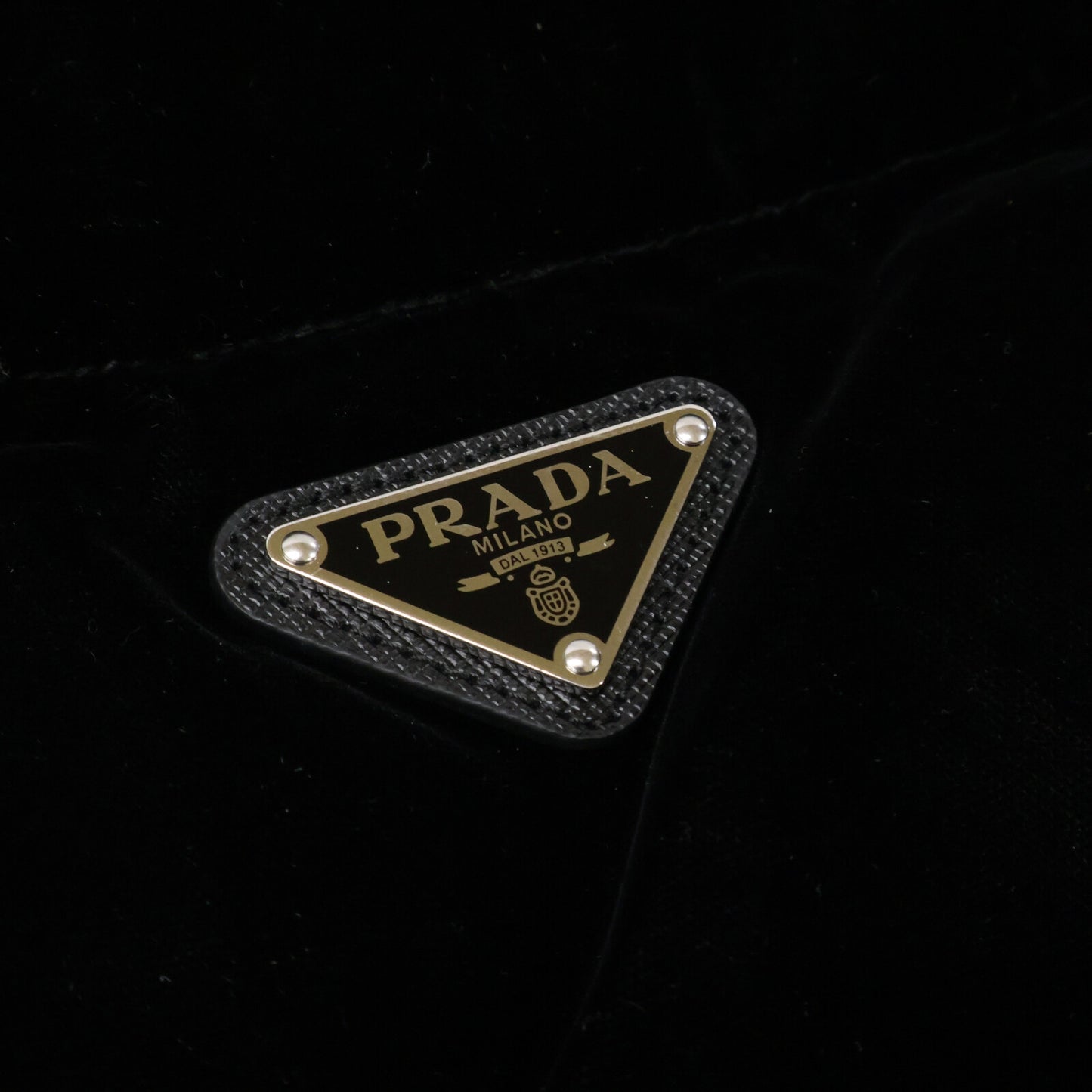 PRADA プラダ 【美品/国内正規/24年製】292214 トライアングルロゴ ベルベット フーディダウンジャケット ジャケット