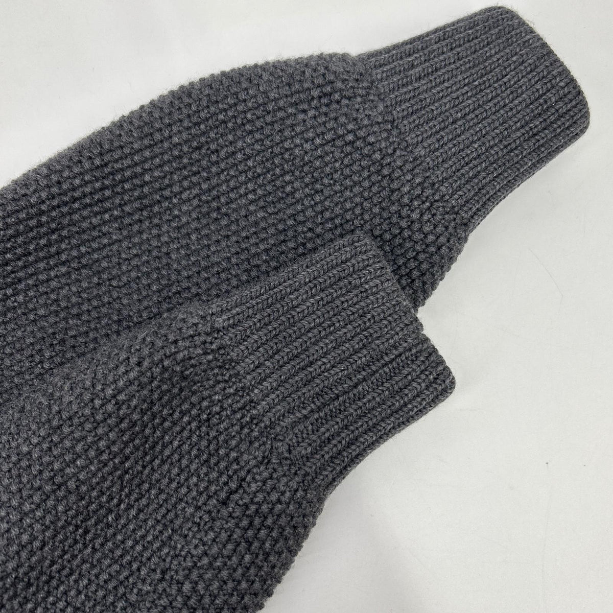 HERNO Herno PL0052Dー18050-9460 gray lamb suede and knit-paneled down coat coat
