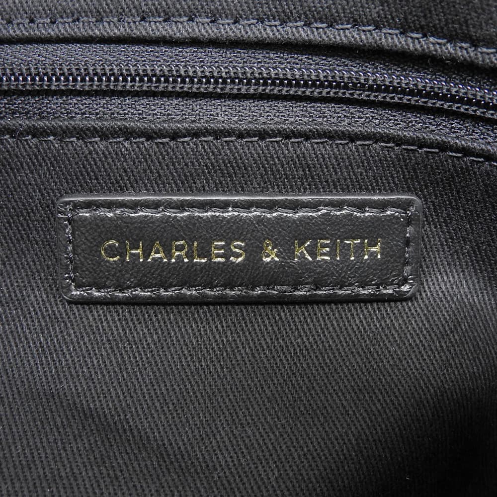 CHARLES & KEITH チャールズ＆キース 美品 Lennie チェーンストラップトップハンドルバッグ ハンドバッグ レディース ブラック 50671771 ハンドバッグ
