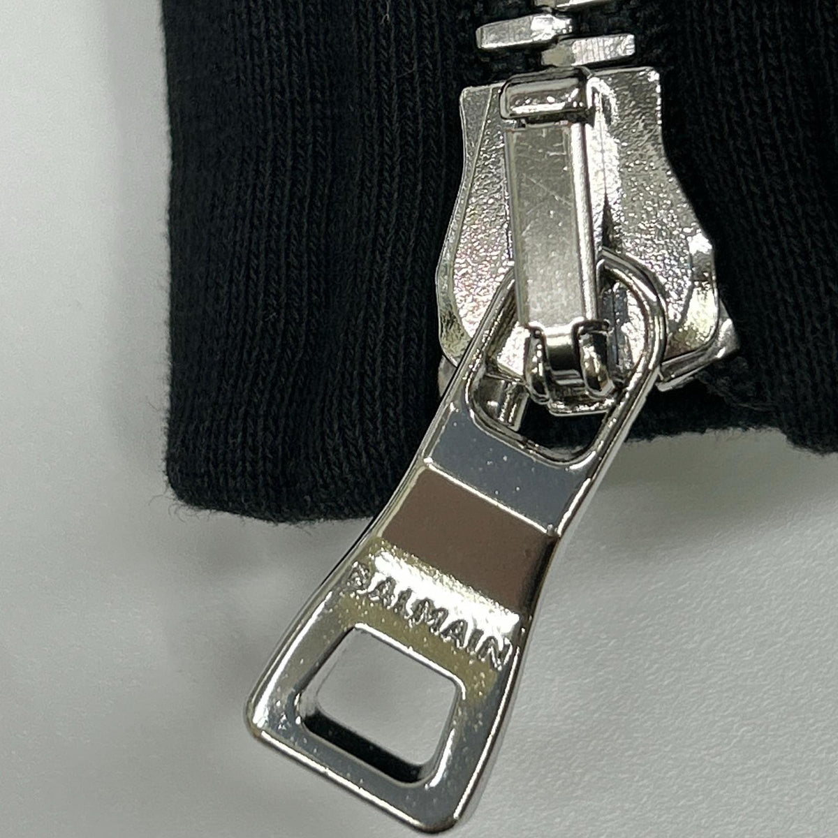 BALMAIN バルマン ブラック 36431340 バックロゴ ダブルジップフーディ トップス
