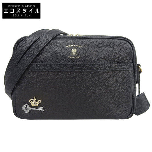 A.D.M.J. Accessoires De Mademoiselle ADMJ 新品同様 エンブレム マルチストラップ付 カメラバッグ シボ革 ショルダーバッグ ブラック ショルダーバッグ