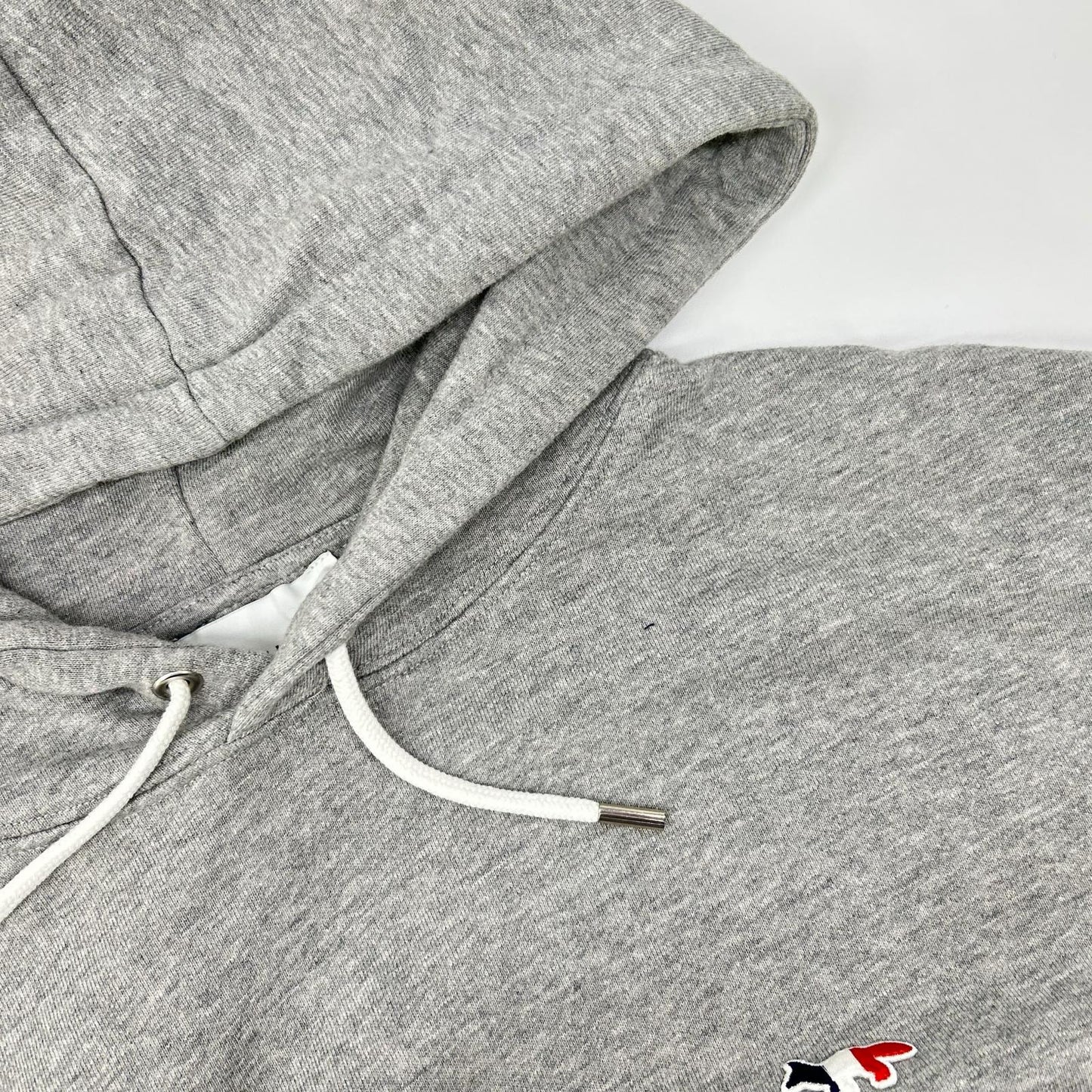 MAISON KITSUNE メゾンキツネ グレー AU00307KM0001 トリコロールフォックス フーディ トップス