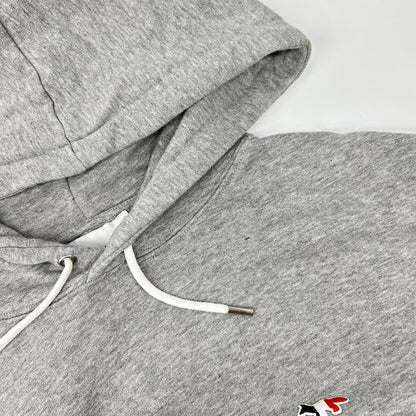 MAISON KITSUNE メゾンキツネ グレー AU00307KM0001 トリコロールフォックス フーディ トップス