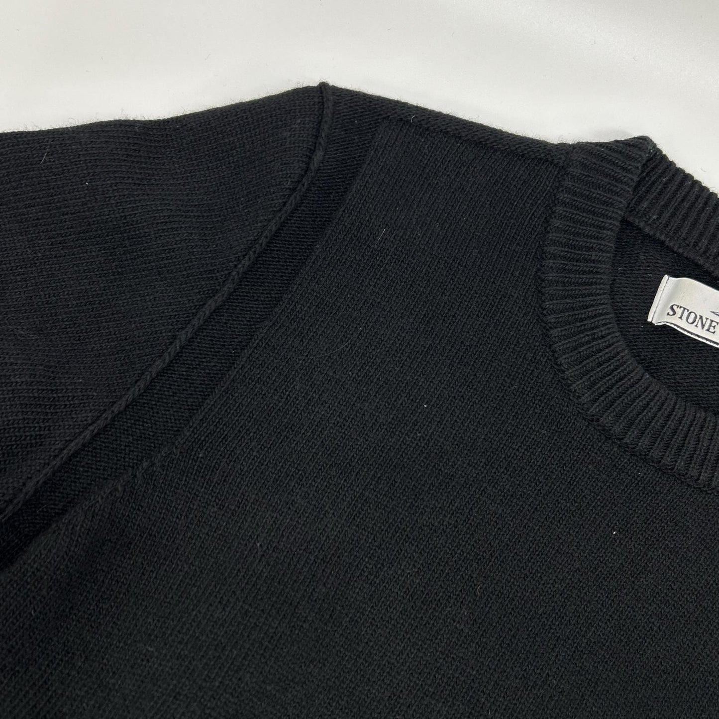 STONE ISLAND ストーンアイランド 7915508A3 ブラック クルーネックニット トップス