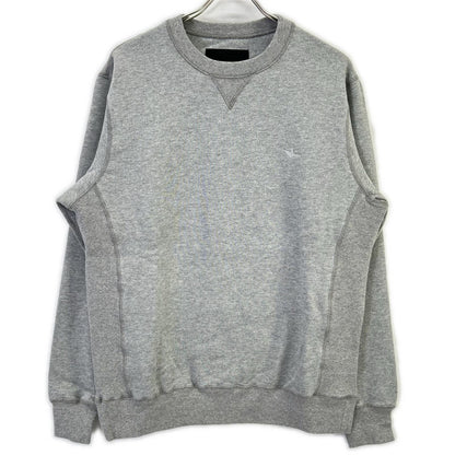 1piu1uguale3 ウノピゥウノウグァーレトレ MRB660 グレー SIC CREW SWEAT トップス
