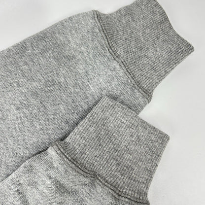 1piu1uguale3 ウノピゥウノウグァーレトレ MRB660 グレー SIC CREW SWEAT トップス