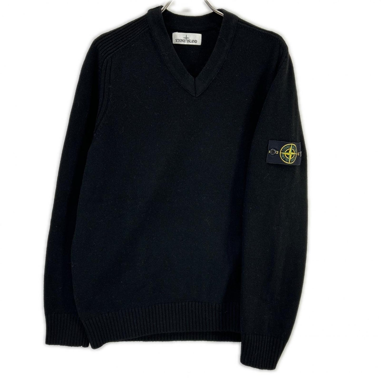 STONE ISLAND ストーンアイランド 6915551A3　ブラック ラムウール Vネックニット トップス トップス