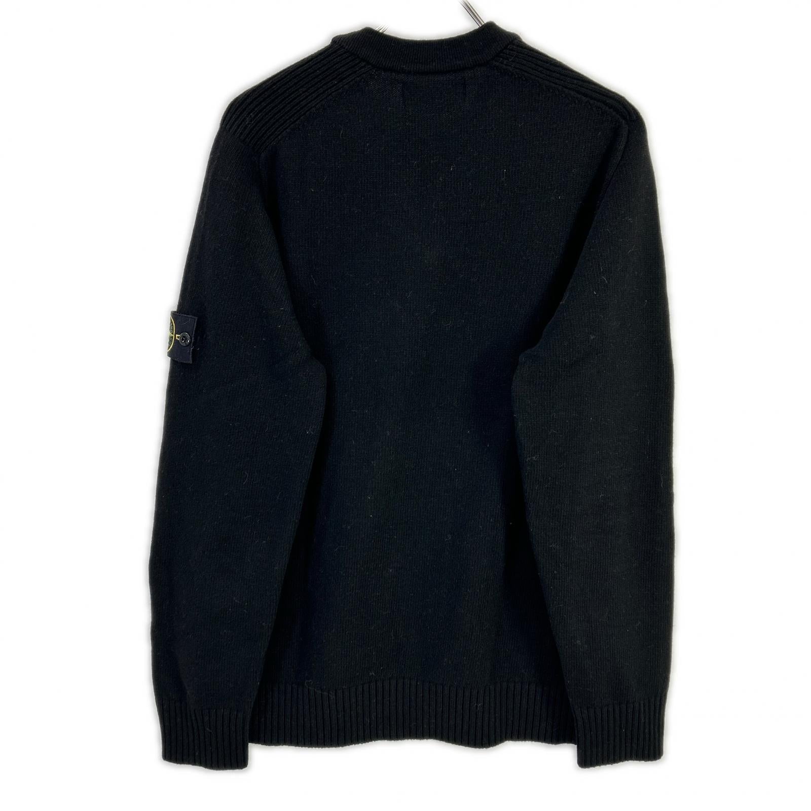 STONE ISLAND ストーンアイランド 6915551A3　ブラック ラムウール Vネックニット トップス トップス