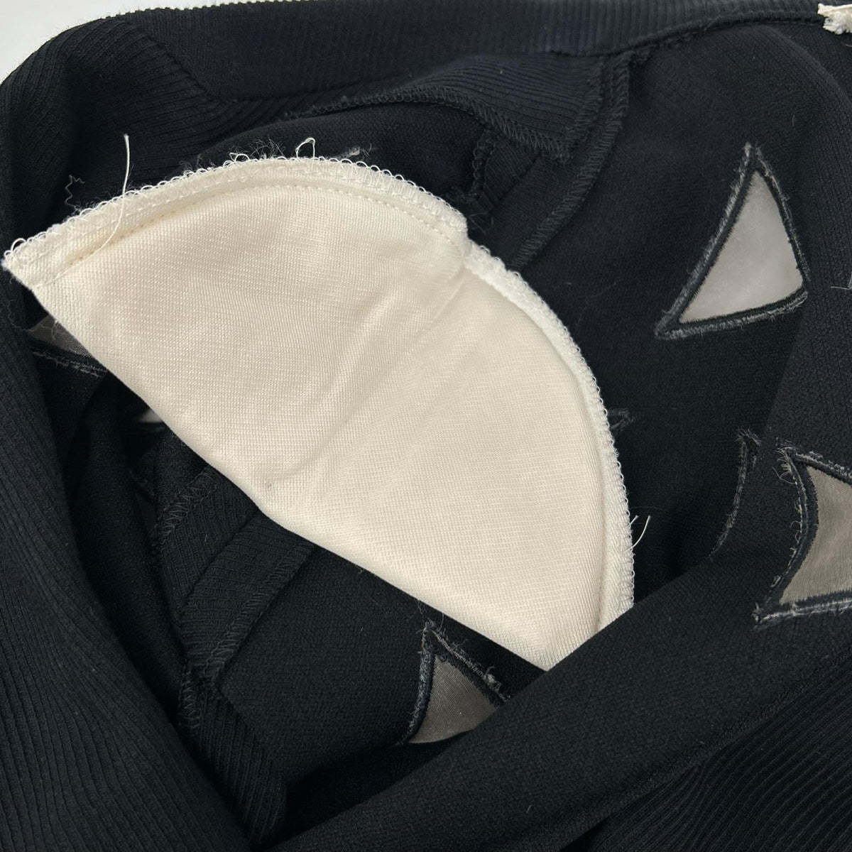 【SALE】 HANAE MORI ハナエモリ ブラック スクエアカットアウト ノースリーブワンピース ワンピース