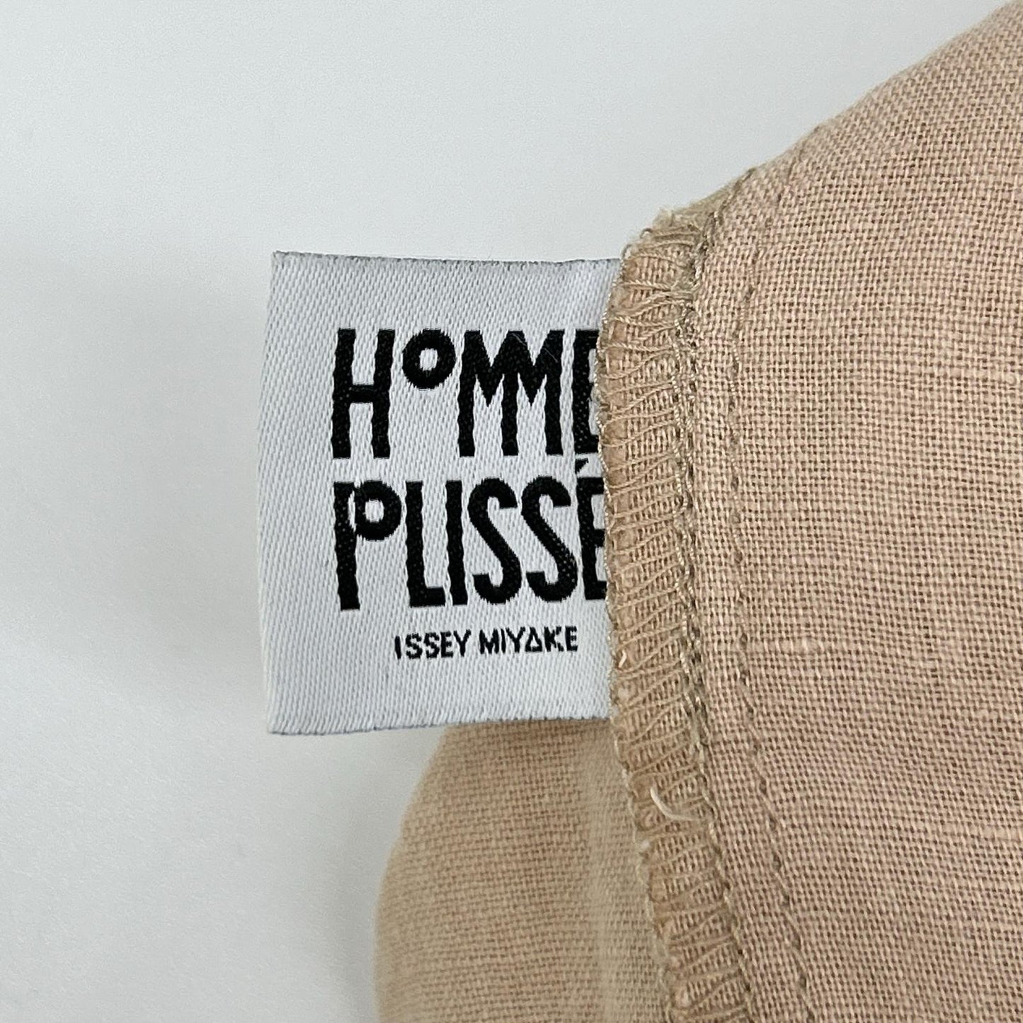 HOMME PLISSE ISSEY MIYAKE オムプリッセ イッセイミヤケ HP21FJ324 ベージュ コットンリネンドルマンショートスリーブシャツ トップス