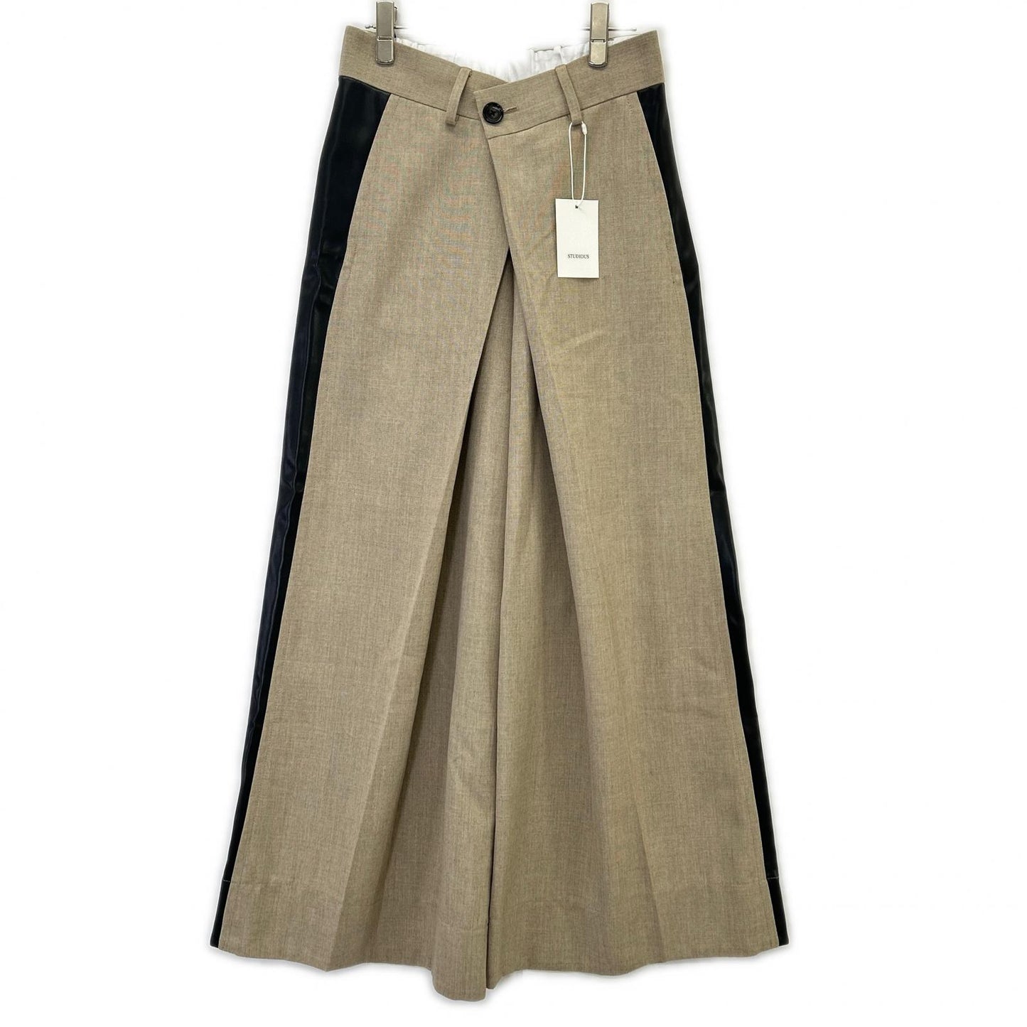 STUDIOUS ステュディオス 125540014 ベージュ Side Leather Flare Trousers ボトムス