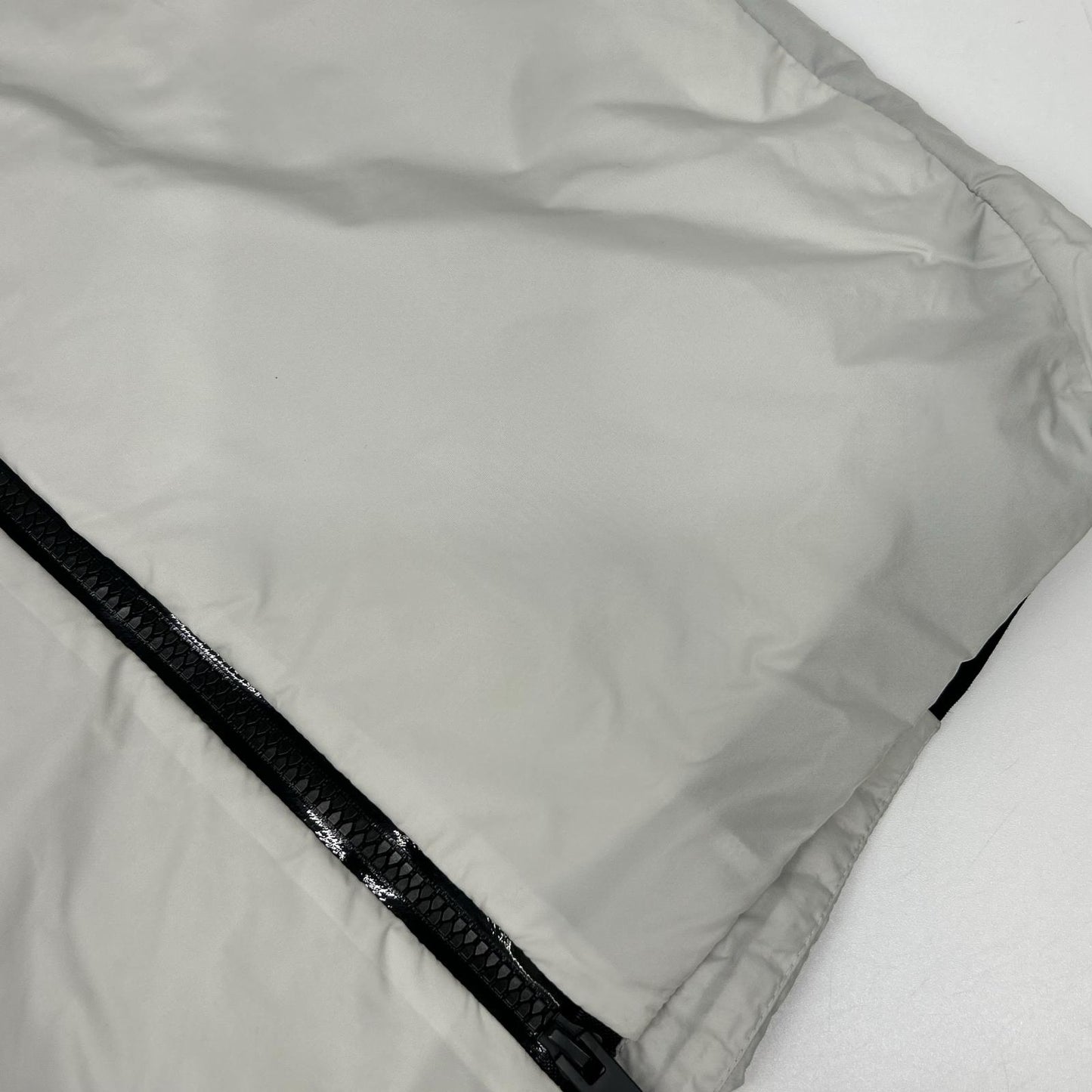 MONCLER モンクレール 22年製　I10911A00107 PAKITO ナイロン フルジップ フーディ ベスト