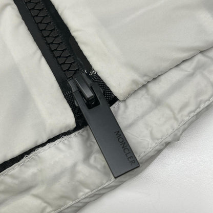 MONCLER モンクレール 22年製　I10911A00107 PAKITO ナイロン フルジップ フーディ ベスト
