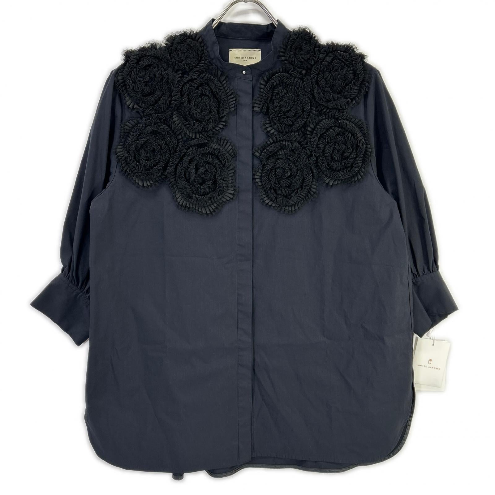 UNITED ARROWS ユナイテッドアローズ ダークネイビー 24年 フラワーモチーフ タックリボンパーツ シャツブラウス トップス