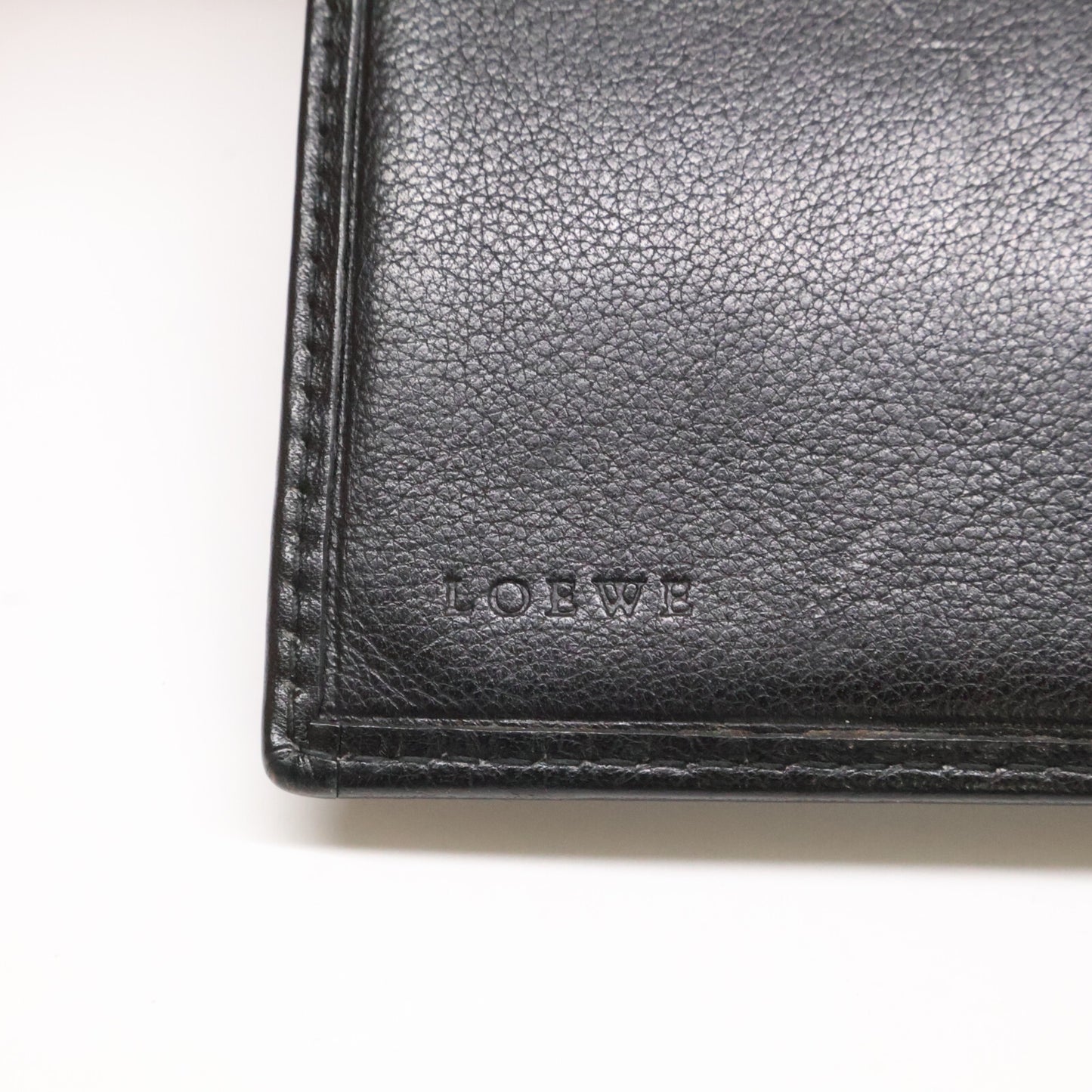 LOEWE ロエベ レザー アナグラム型押し 二つ折り財布（小銭入れなし） 二つ折り財布（小銭入れなし）