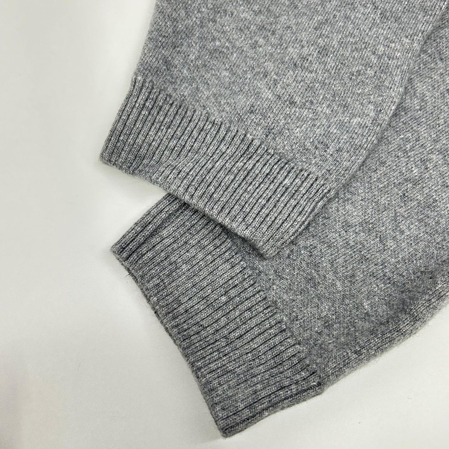 P.M.D.S.(PREMIUM MOOD DENIM SUPERIOR) ピーエムディーエス グレー ウールカシミヤ ライン ジョガーパンツ ボトムス