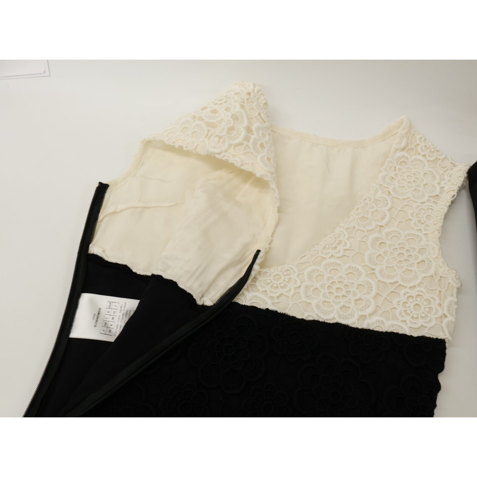 Christian Dior クリスチャンディオール 【美品/国内正規】5C24648DM528 フラワーレース Vネック ノースリーブ ワンピース