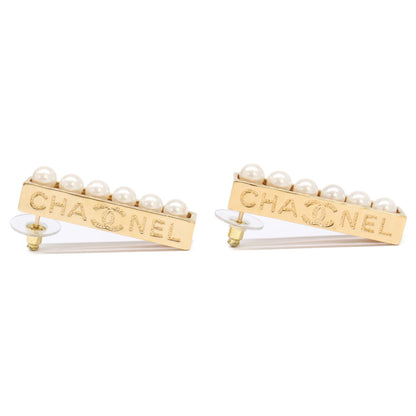 CHANEL シャネル 美品 B23 K 6Pパール ロゴプレート ピアス