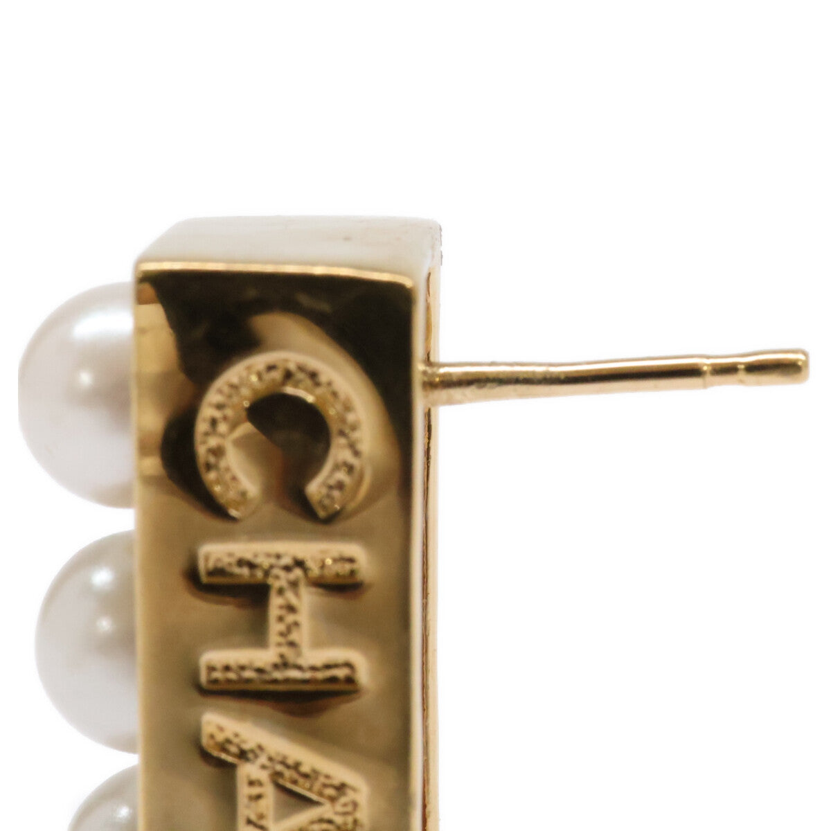 CHANEL シャネル 美品 B23 K 6Pパール ロゴプレート ピアス