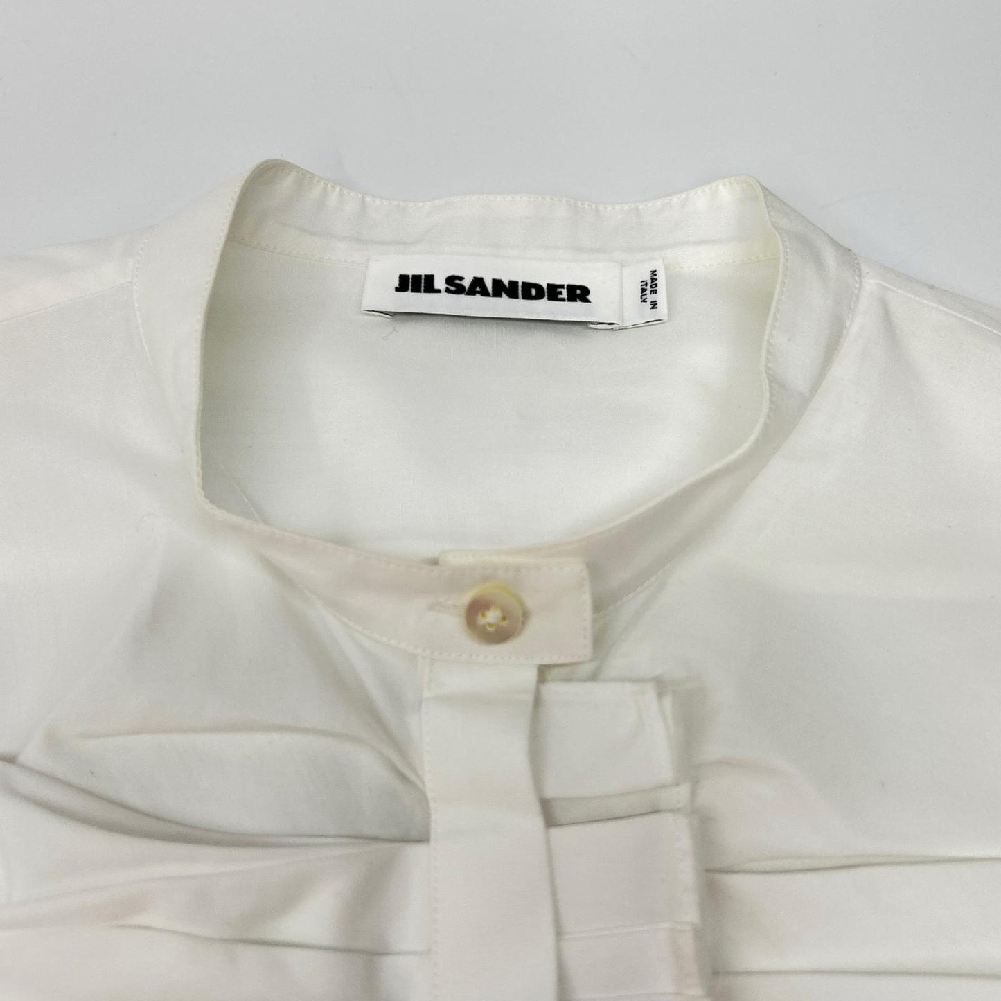JILSANDER ジルサンダー 18年 ホワイト JSCN601806 プリーツデザイン バンドカラーシャツ トップス