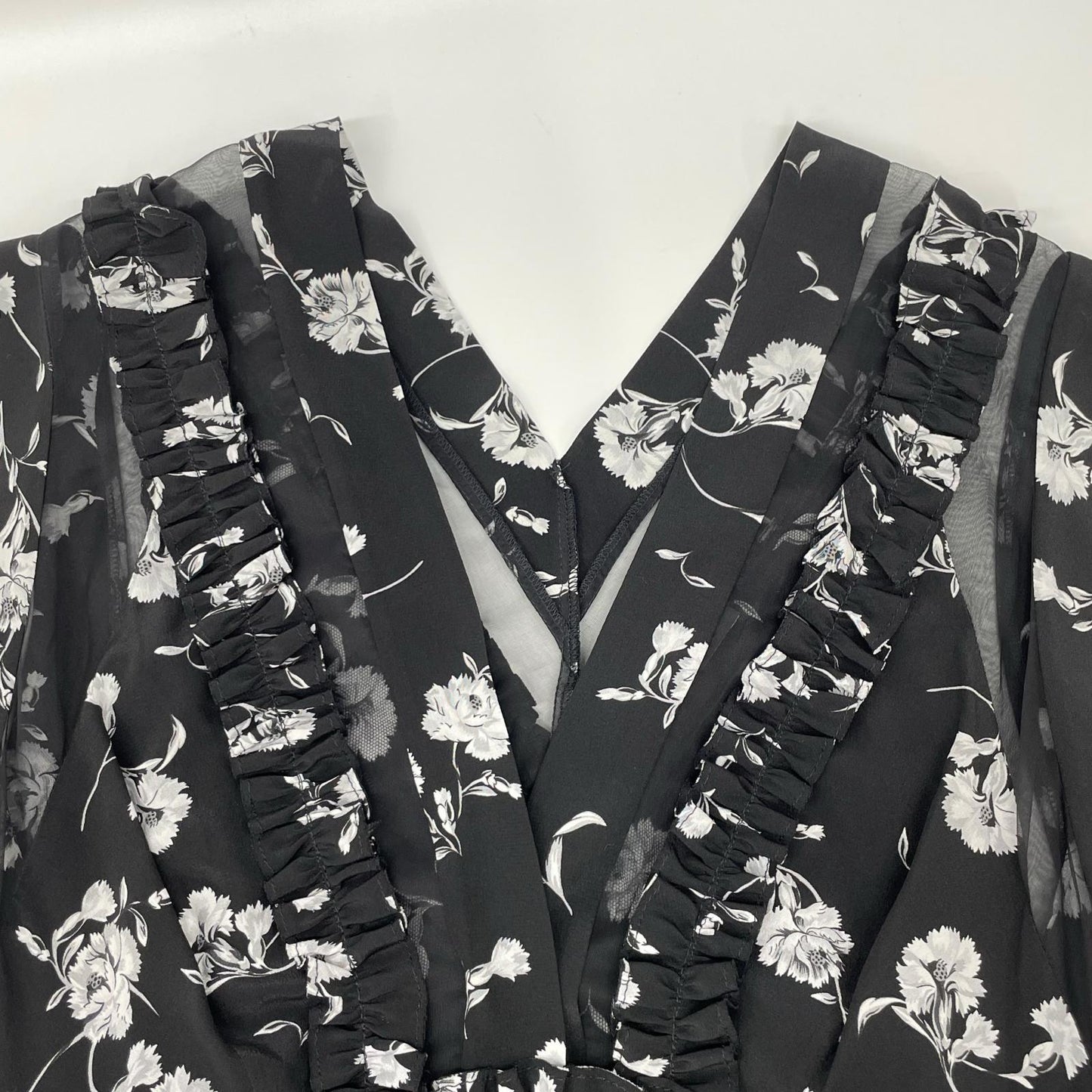 ERMANNO SCERVINO エルマノシェルビーノ D342Q340GTD ブラック 花柄 フリル付き Vネックノースリーブワンピース ワンピース