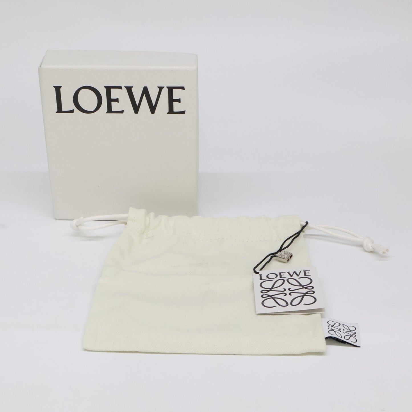 LOEWE ロエベ 【美品/23年製】A-28003861 トライフォールド 三つ折り財布 三つ折り財布（小銭入れあり）