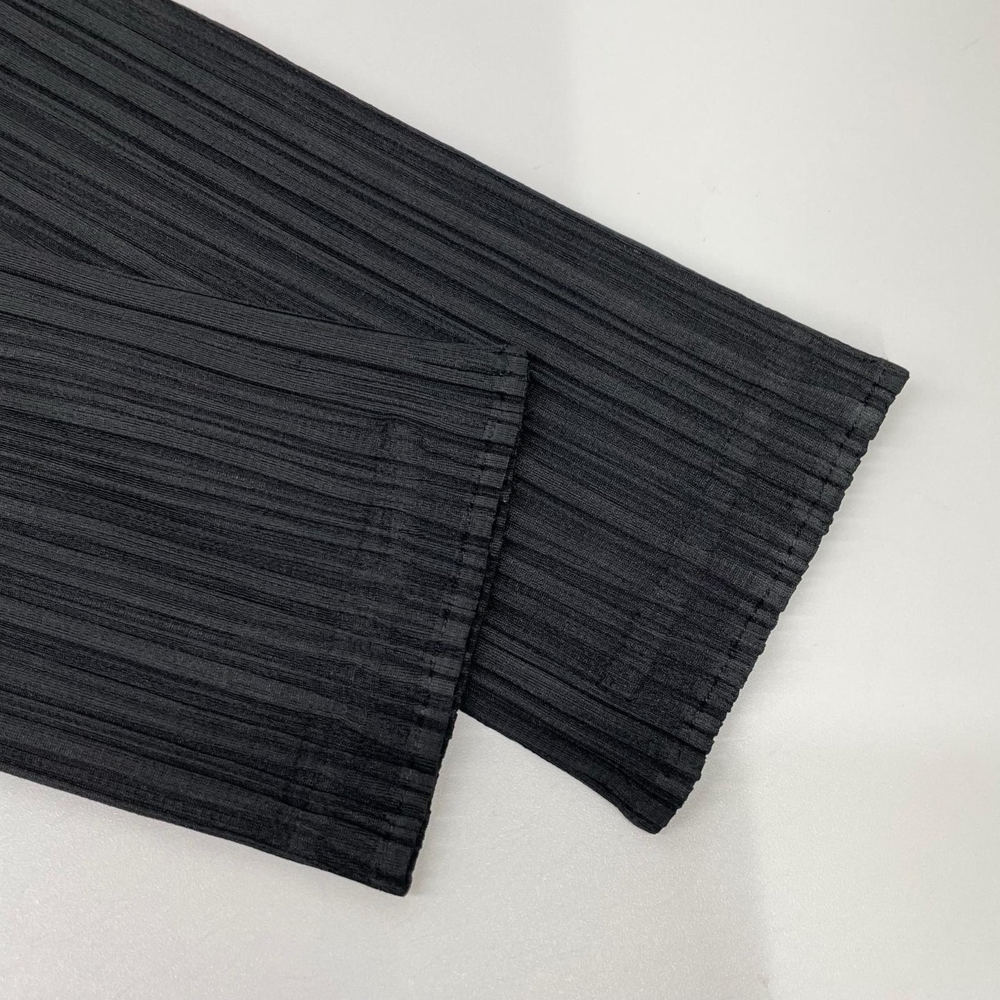 PLEATS PLEASE プリーツプリーズ ブラック PP71-JO892 1B カーディガン トップス