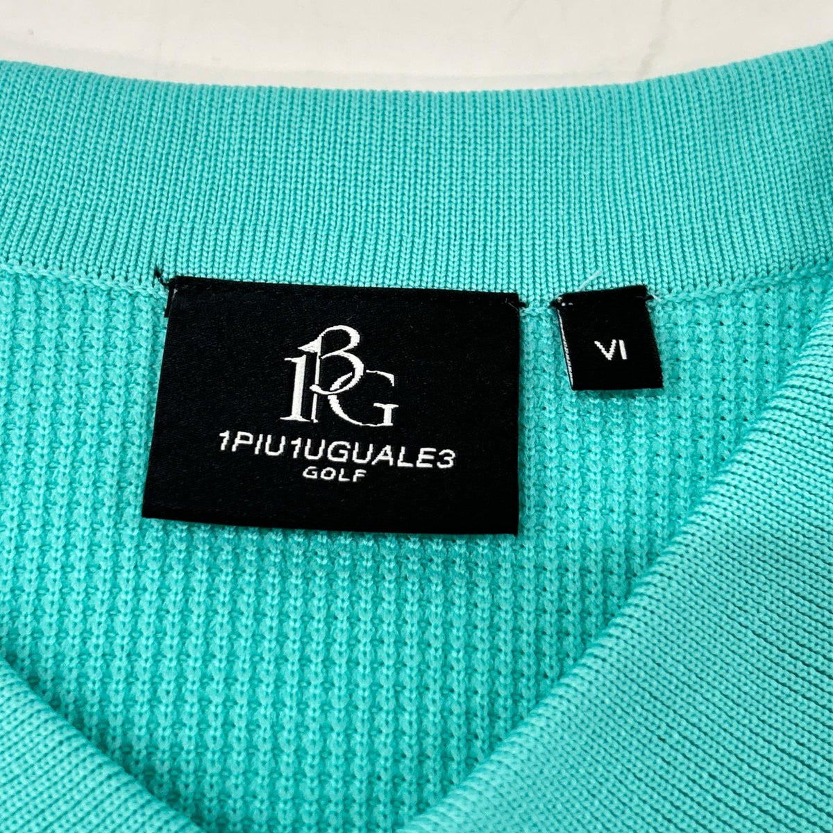 1piu1uguale3 ウノピゥウノウグァーレトレ ×HIROKUNI TOGA Vol.15 GRK091-GPE035 ターコイズ SKIPPER POLO トップス トップス