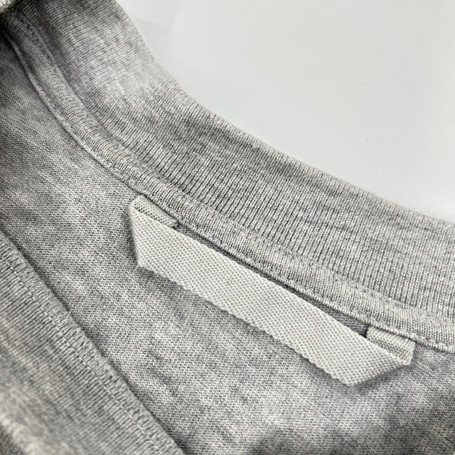 MONCLER モンクレール 23年 グレー ピクセルロゴ Tシャツ トップス