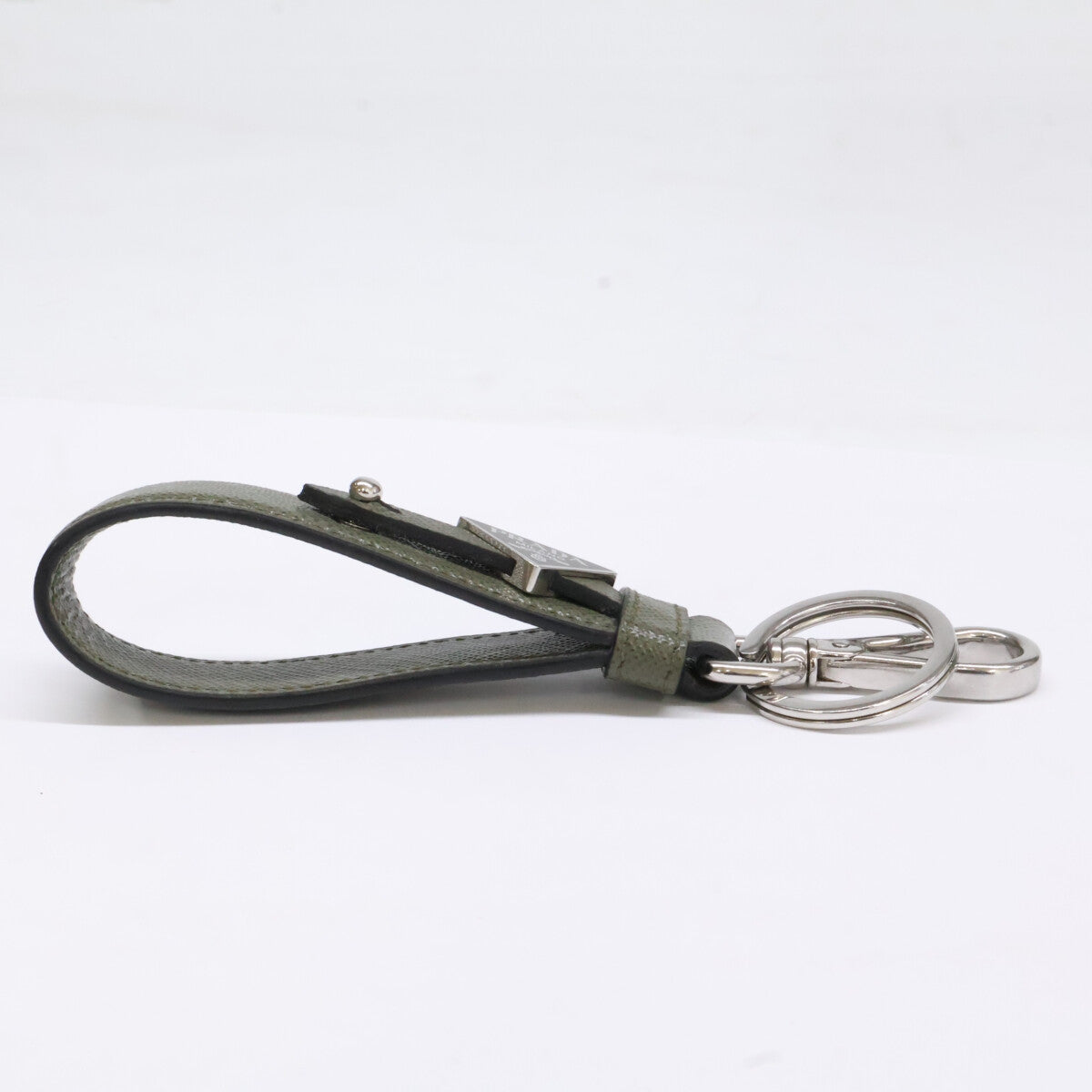 PRADA プラダ 2PP68T トライアングルロゴプレート サフィアーノレザー キーリング/ キーホルダー