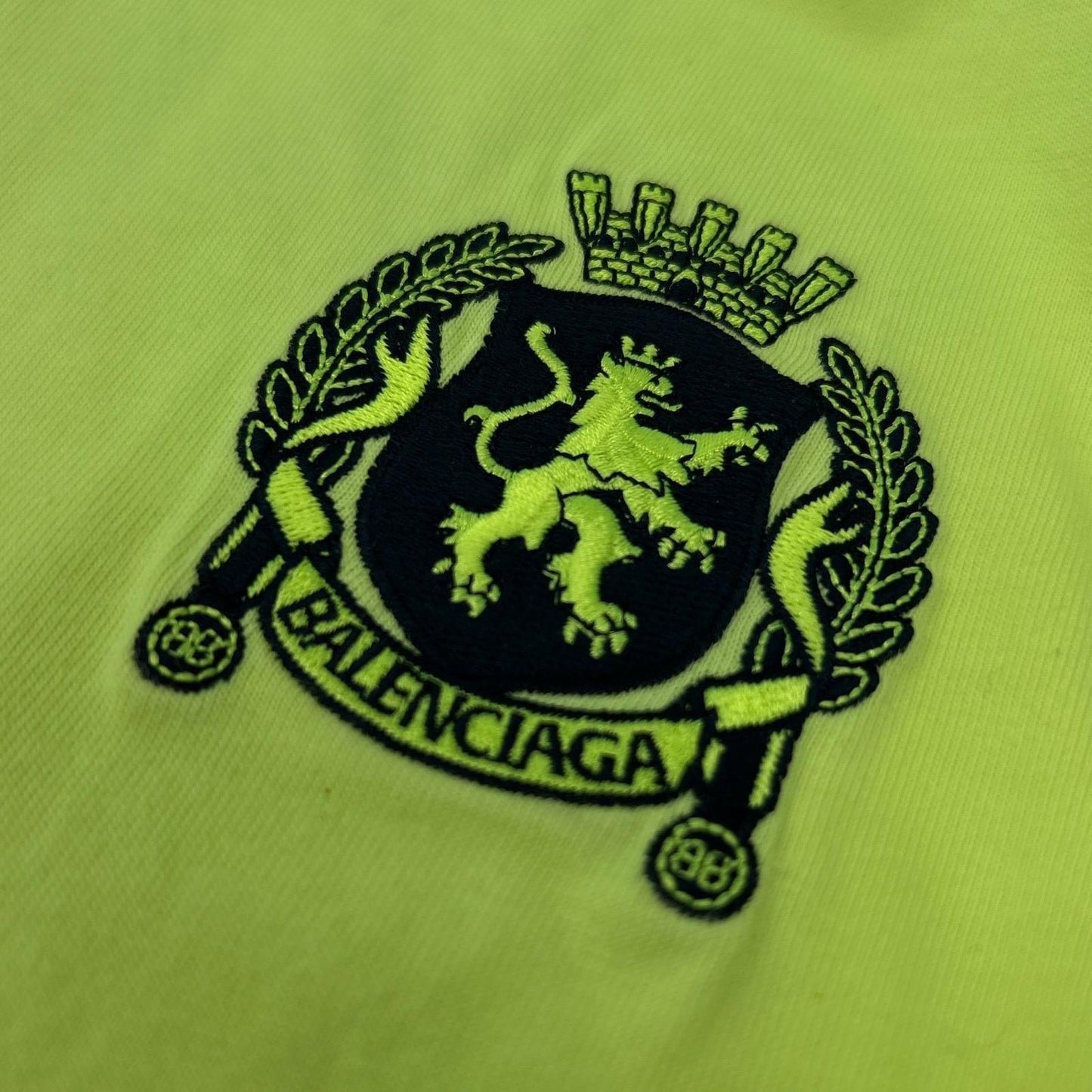 BALENCIAGA バレンシアガ 23年 777705 イエロー PARIS SOCCER Tシャツ トップス
