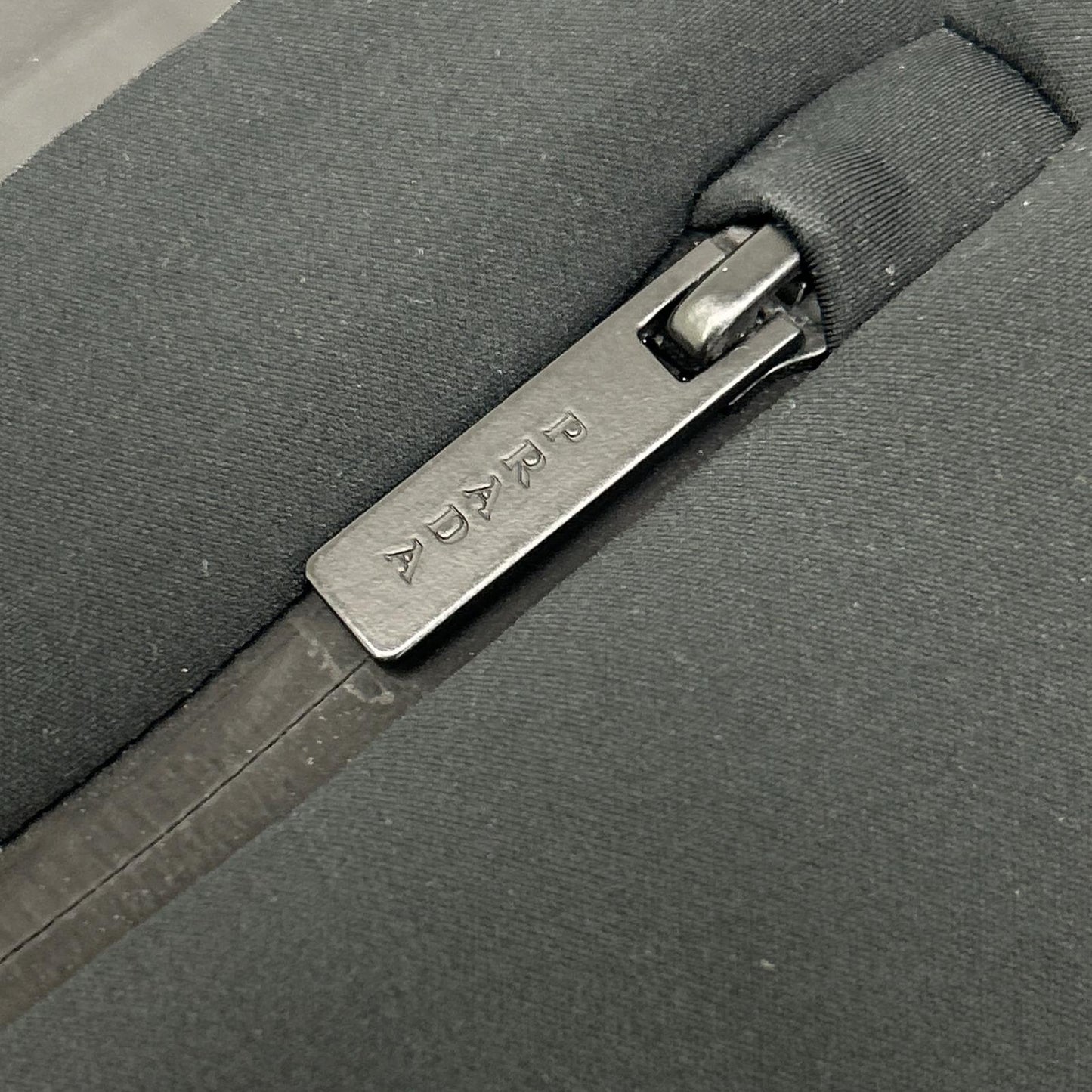 PRADA SPORT プラダスポーツ 20年 SJP292 ブラック テクニカル ジョガーパンツ ボトムス