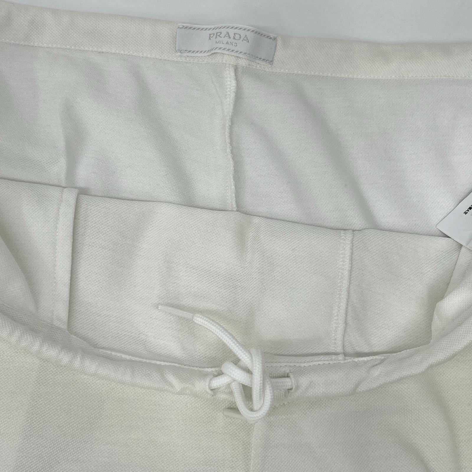 PRADA プラダ 23年 UJP220 ホワイト コットン ショートパンツ ボトムス