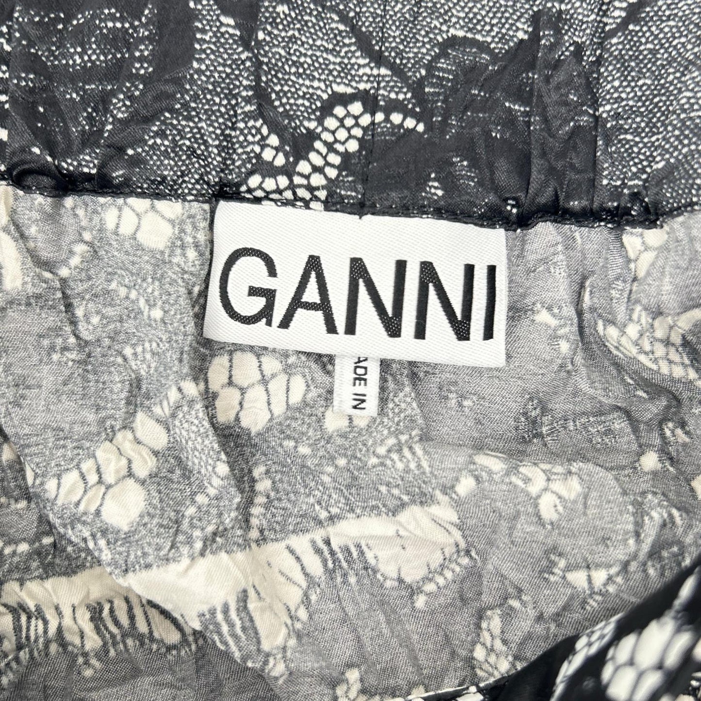 GANNI ガニー ブラック BC.A 6490 フラワー しわ加工サテンマキシスカート スカート