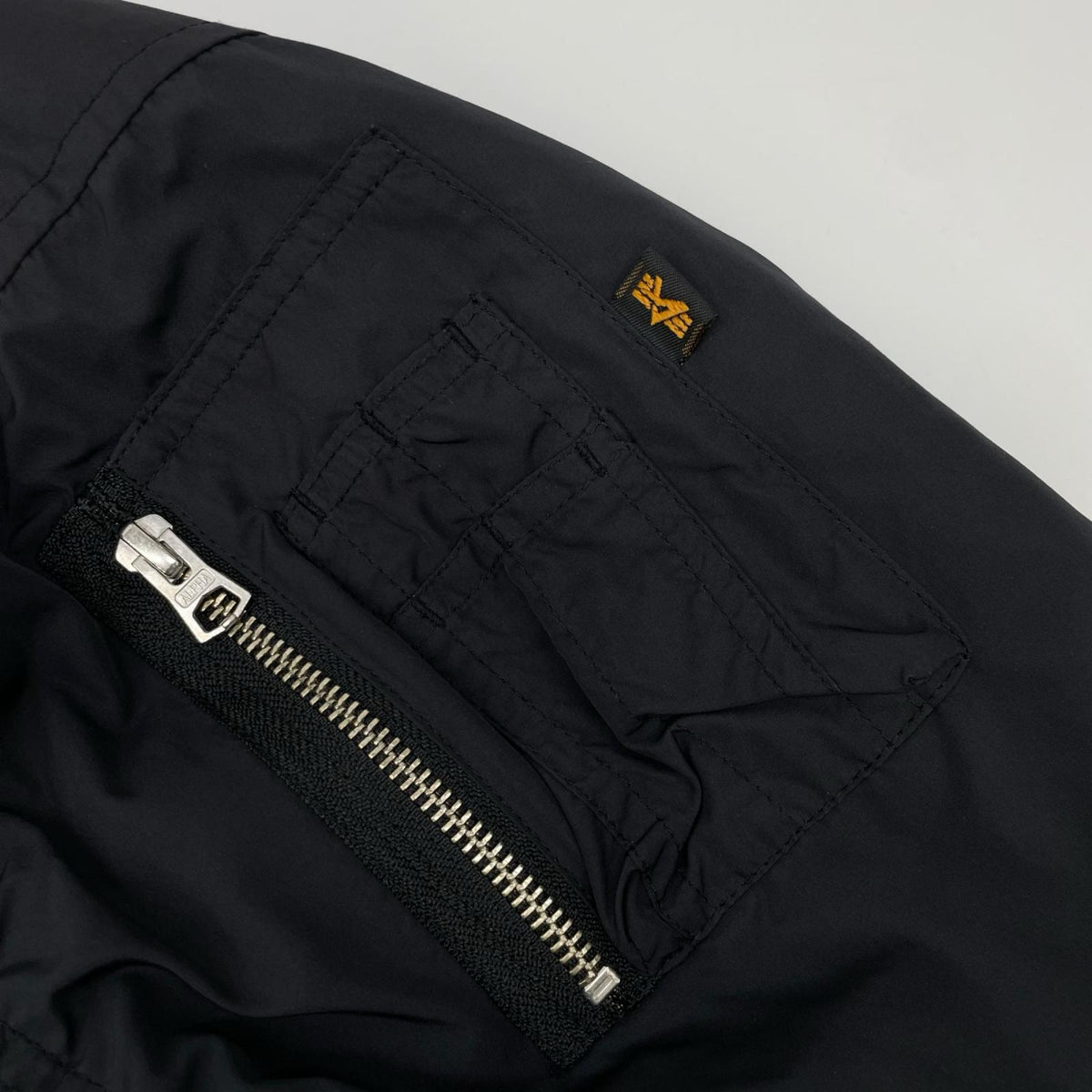 ALPHA INDUSTRIES アルファインダストリーズ TA7036-101 ブラック MA-1 フライトジャケット ジャケット