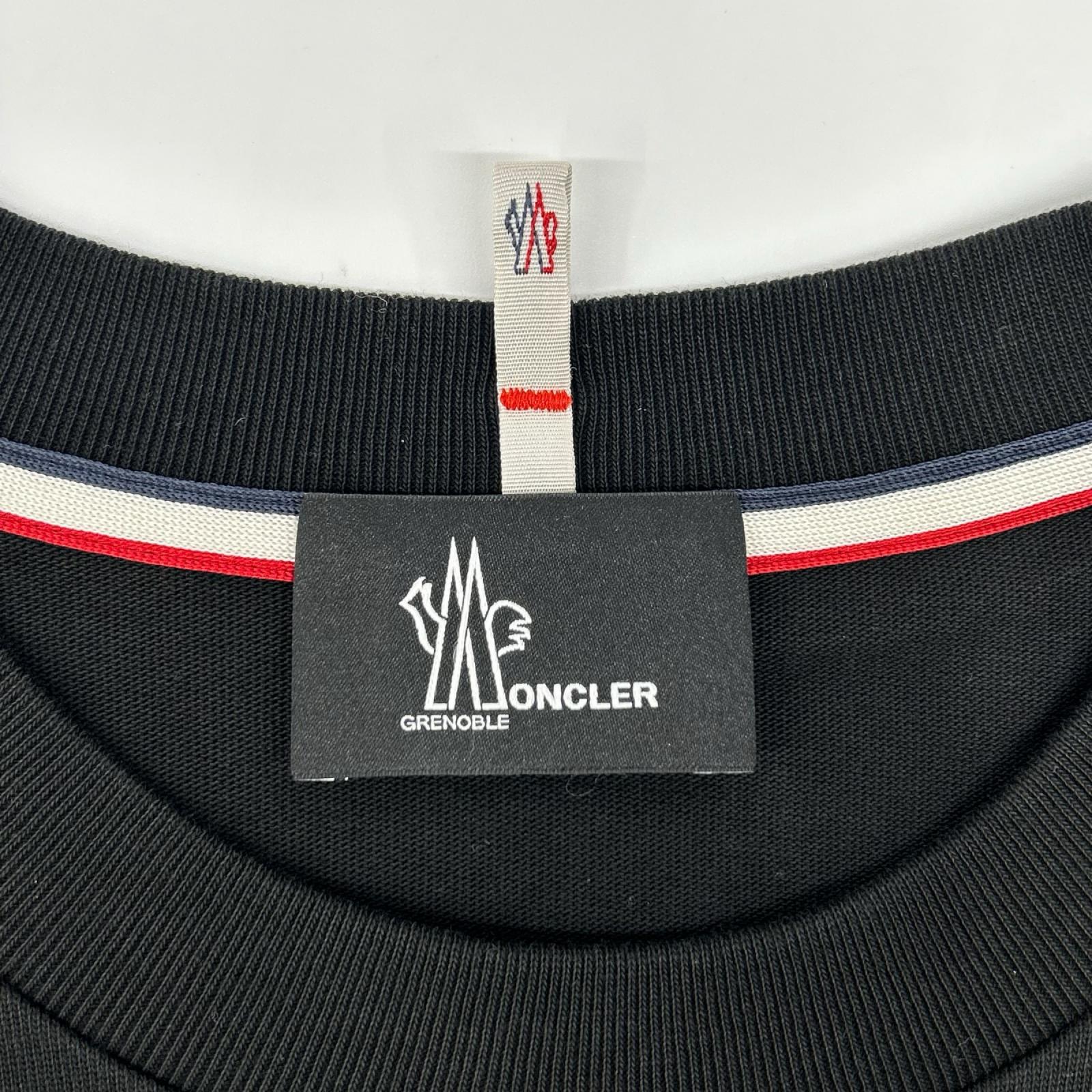 MONCLER モンクレール 22年 ブラック ラバーロゴ T-SHIRT MANICA CORTA トップス