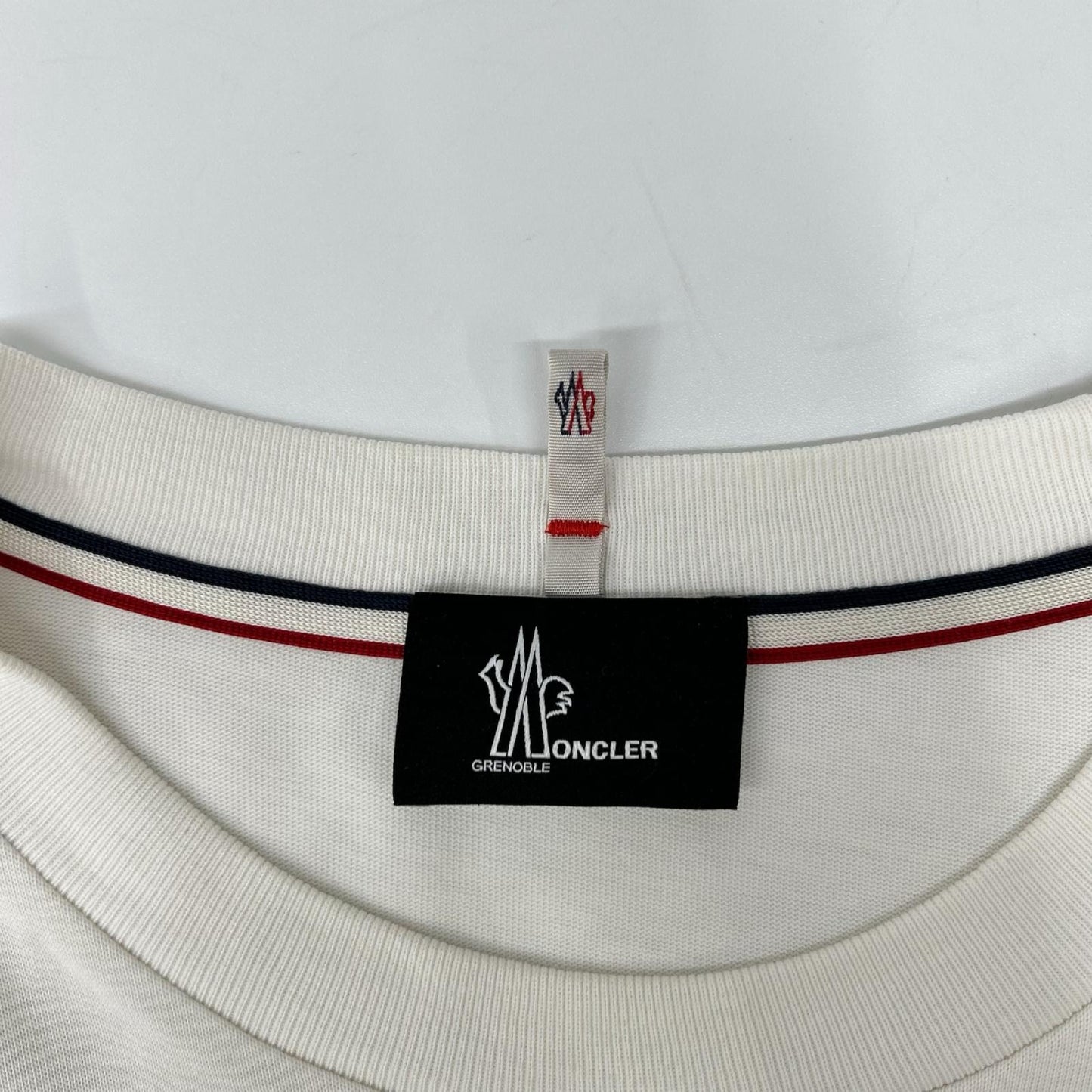 MONCLER モンクレール 22年 ホワイト ラバーロゴ T-SHIRT MANICA CORTA トップス